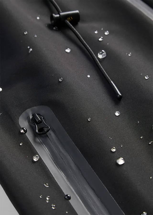 Lichte lange regenjas met schoudertas • zwart • product-page.page-title-suffix