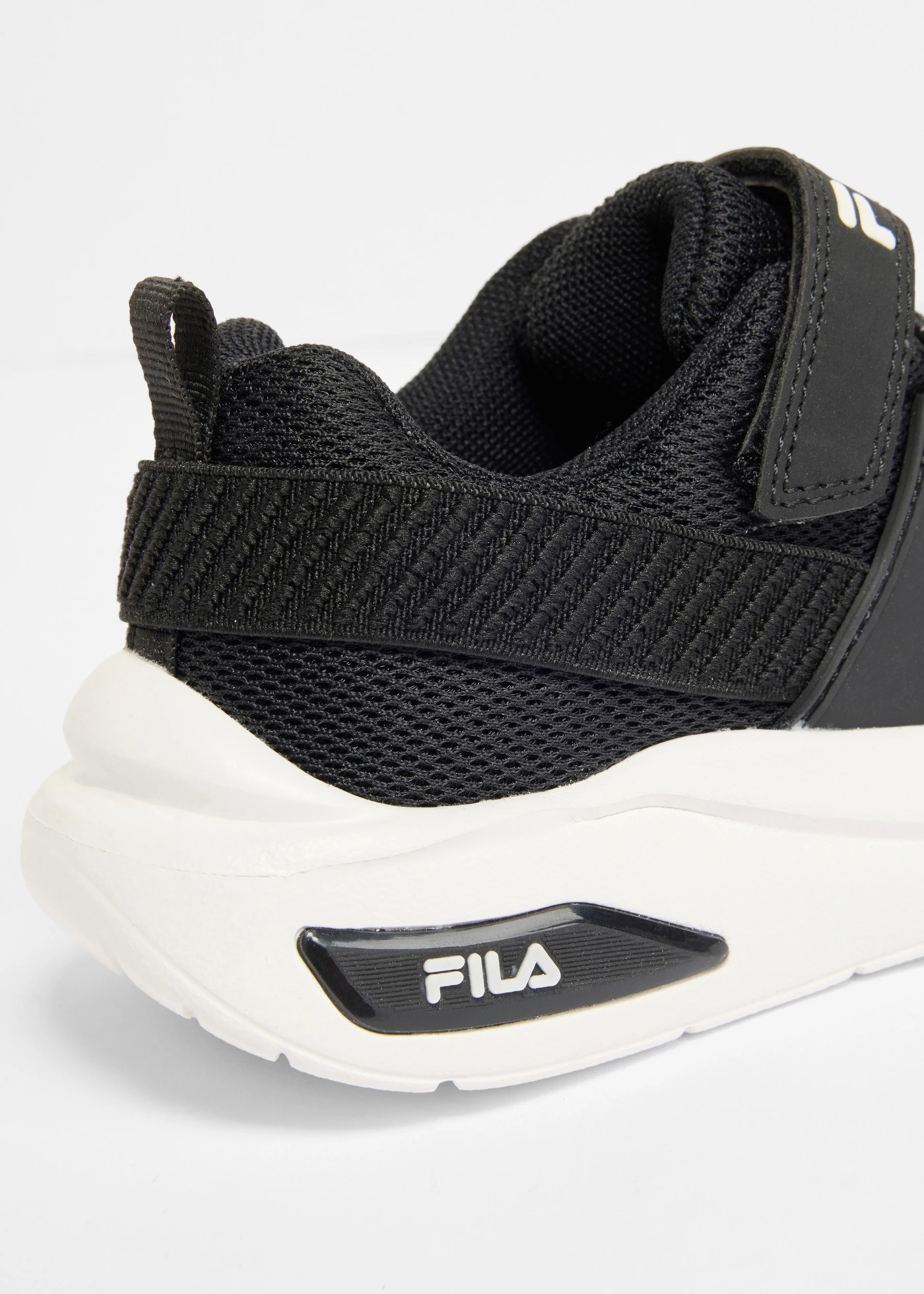 Fila gyermek szabadidőcipő tépőzárral • fekete • bonprix áruház