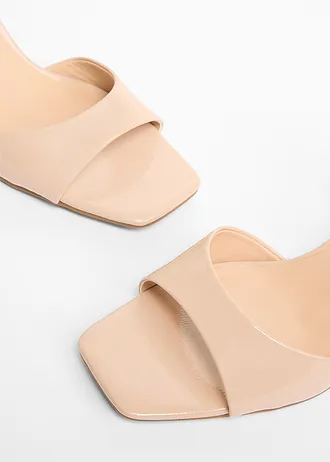 Sandalen met riempjes in laklook • beige • bonprix online shop