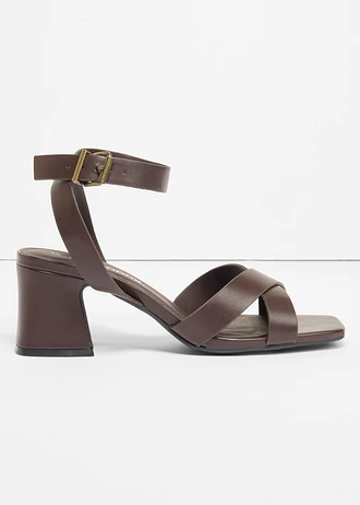Sandales à talon carré