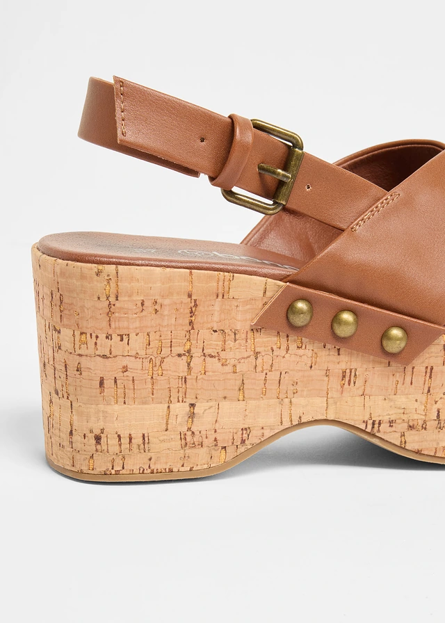 Sleehak sandaletten in kurklook • bruin • product-page.page-title-suffix
