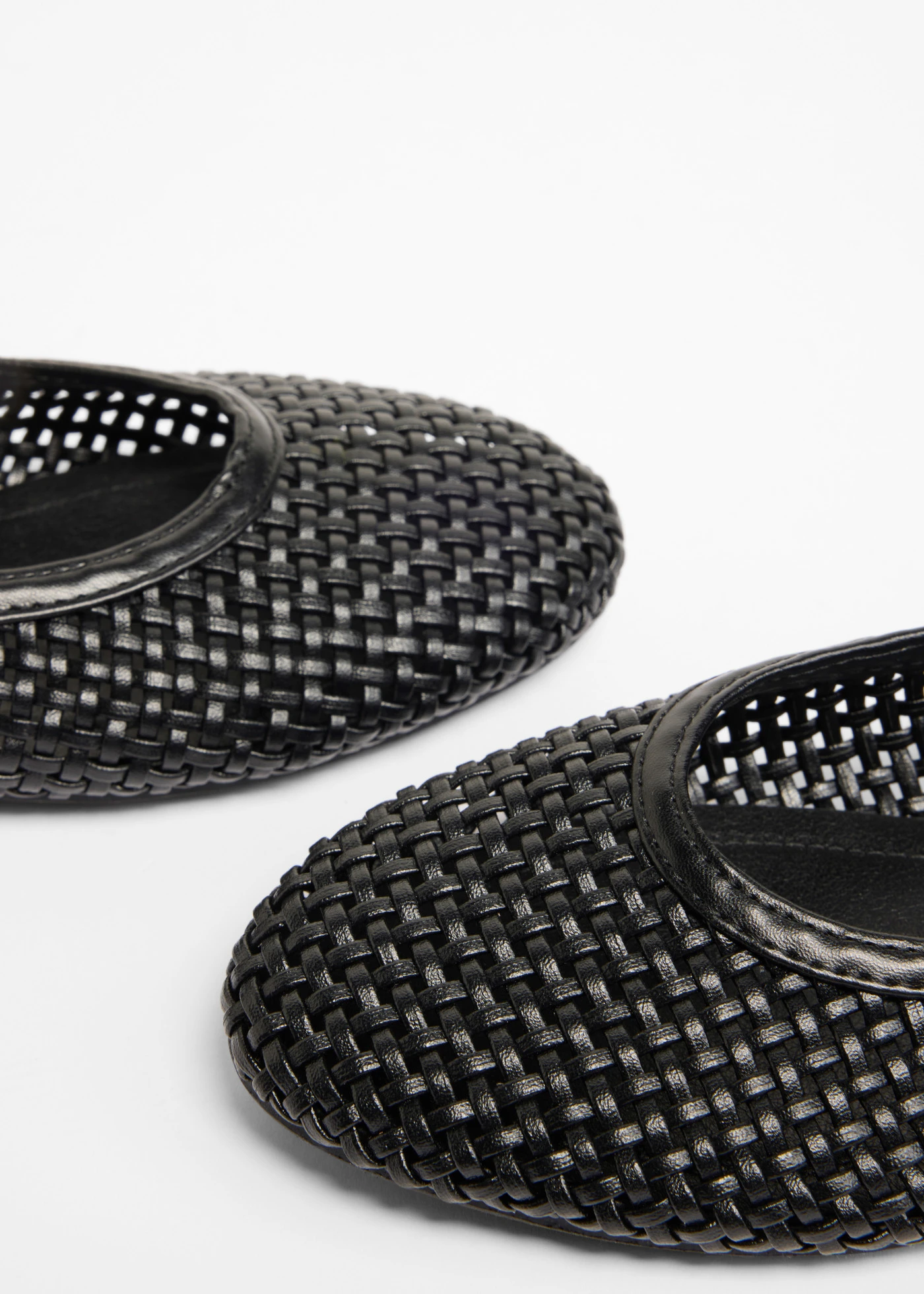 Balerini din material moale • negru • magazin bonprix