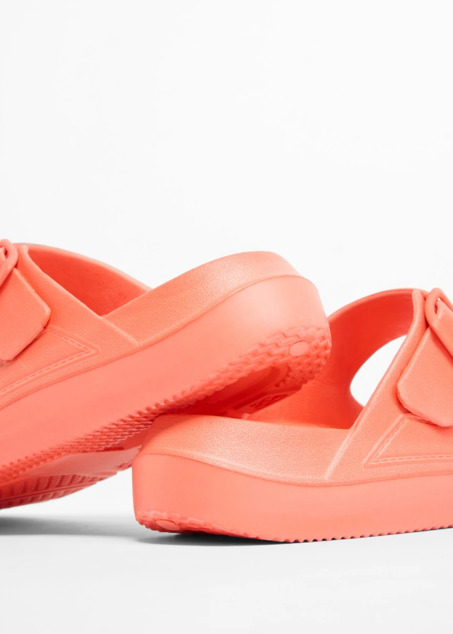 Slippers van waterafstotend materiaal • kreeftrood • product-page.page-title-suffix