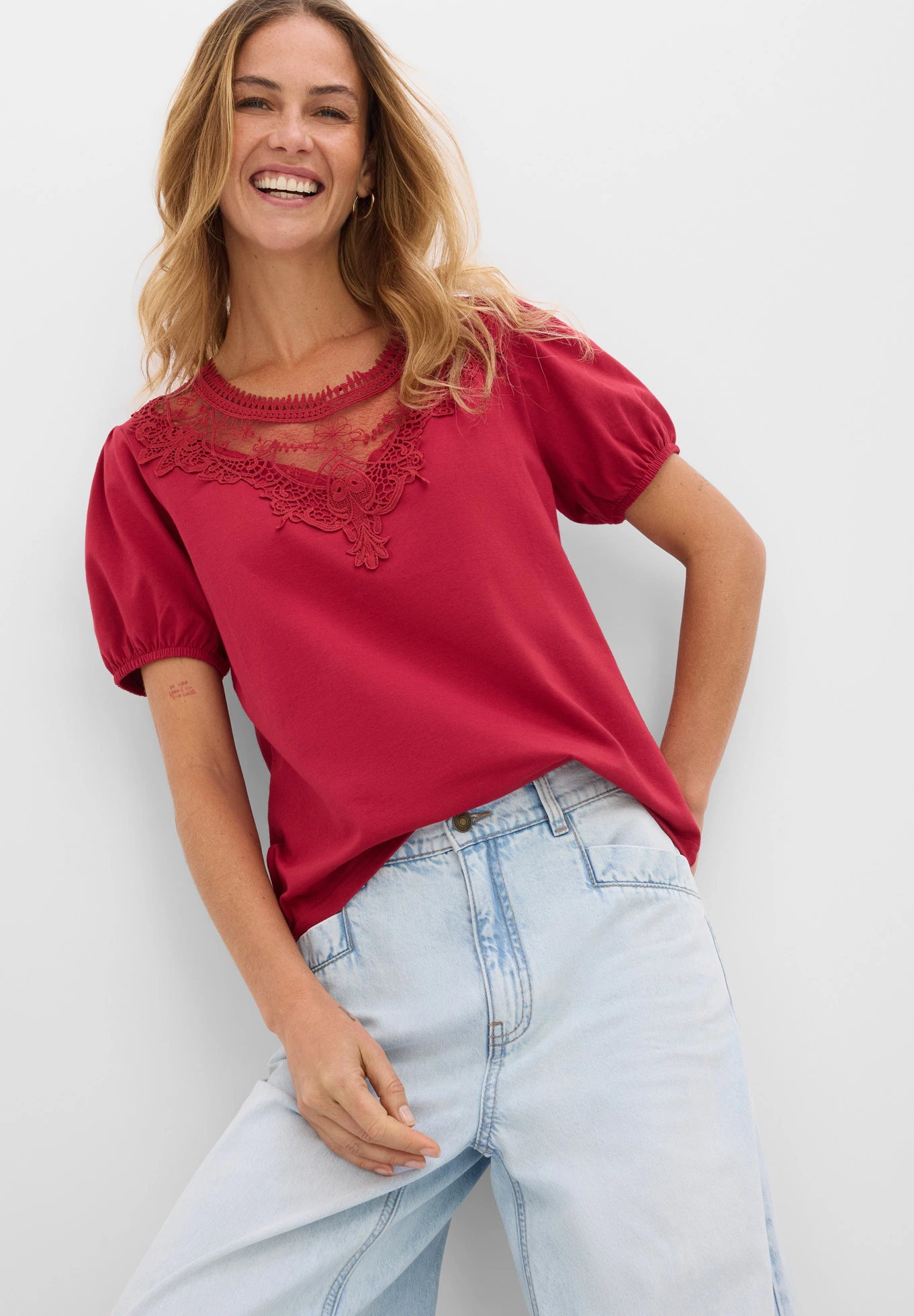 T-shirt en coton extensible • rouge cerise • Boutique bonprix
