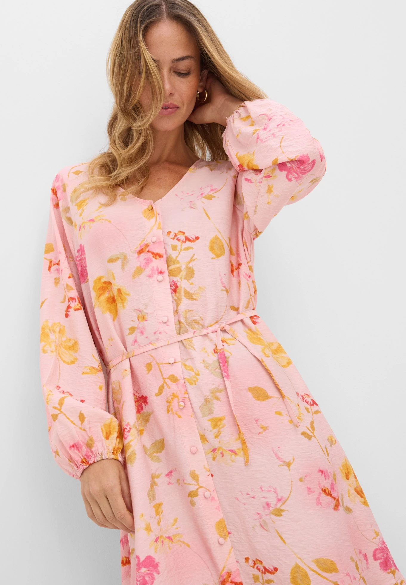 Rochie midi din amestec moale de viscoză • roz-pink floral • magazin bonprix