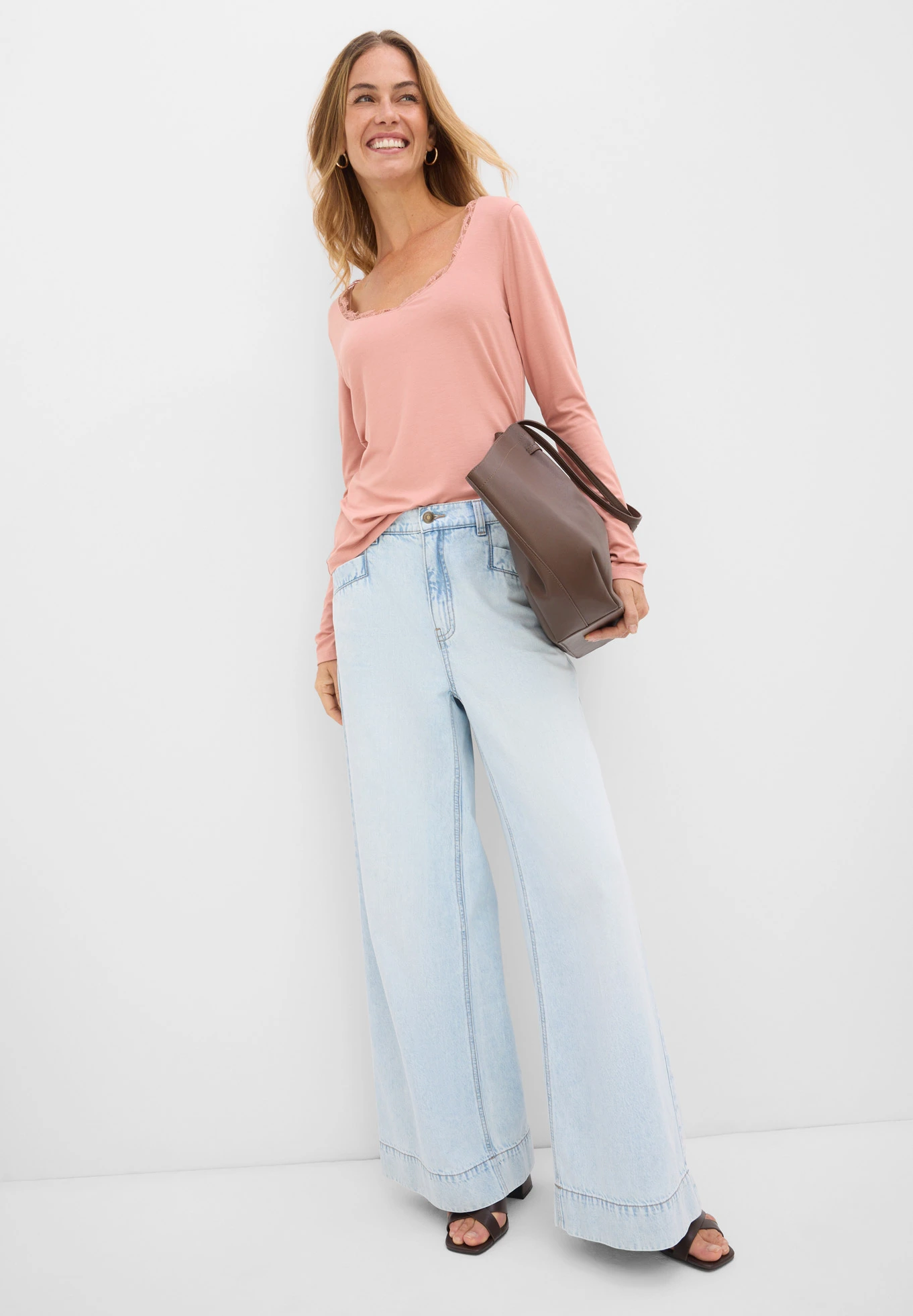 Longsleeve van een zachte viscose-mix • poederbruin • bonprix online shop