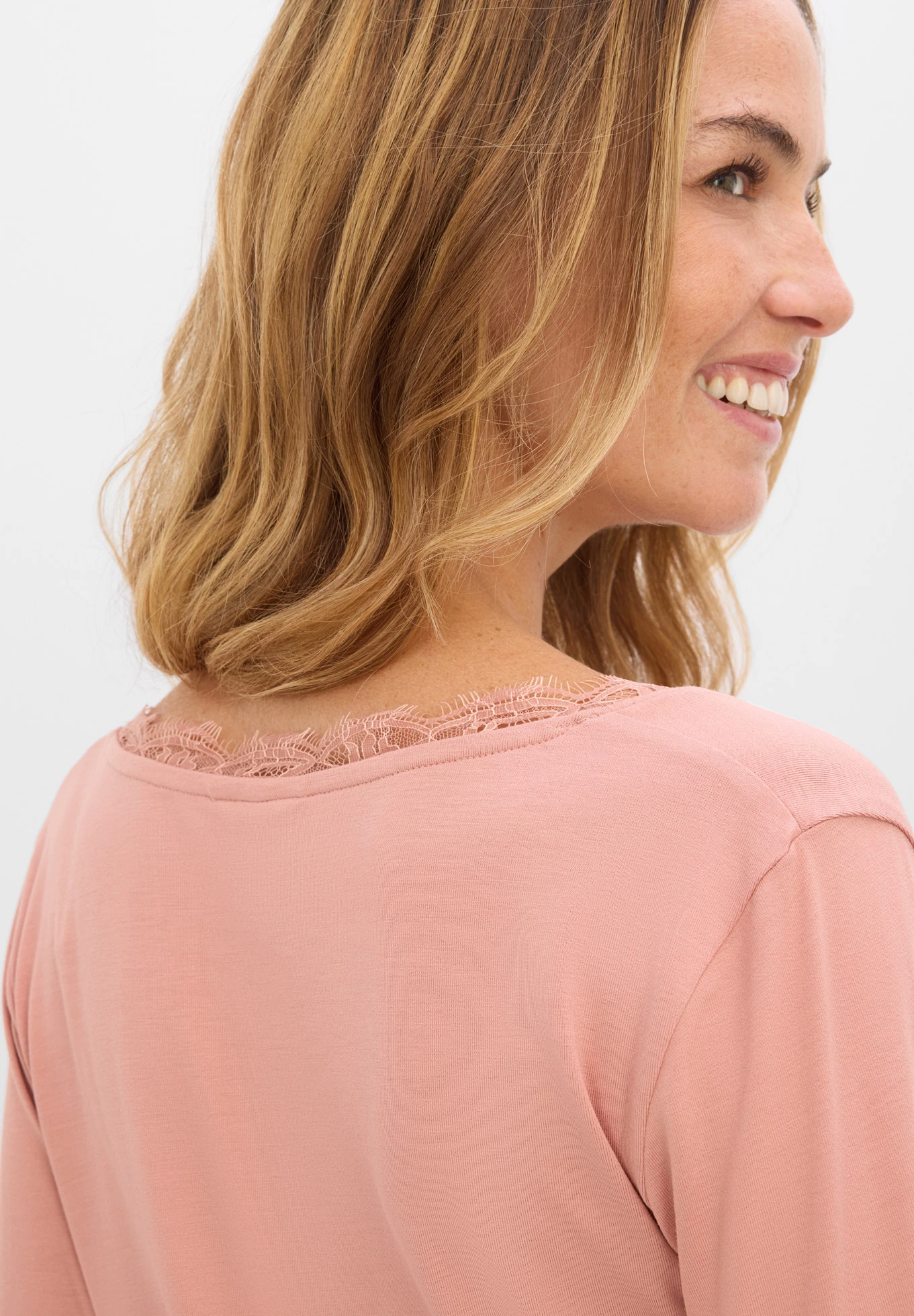 Longsleeve van een zachte viscose-mix • poederbruin • bonprix online shop