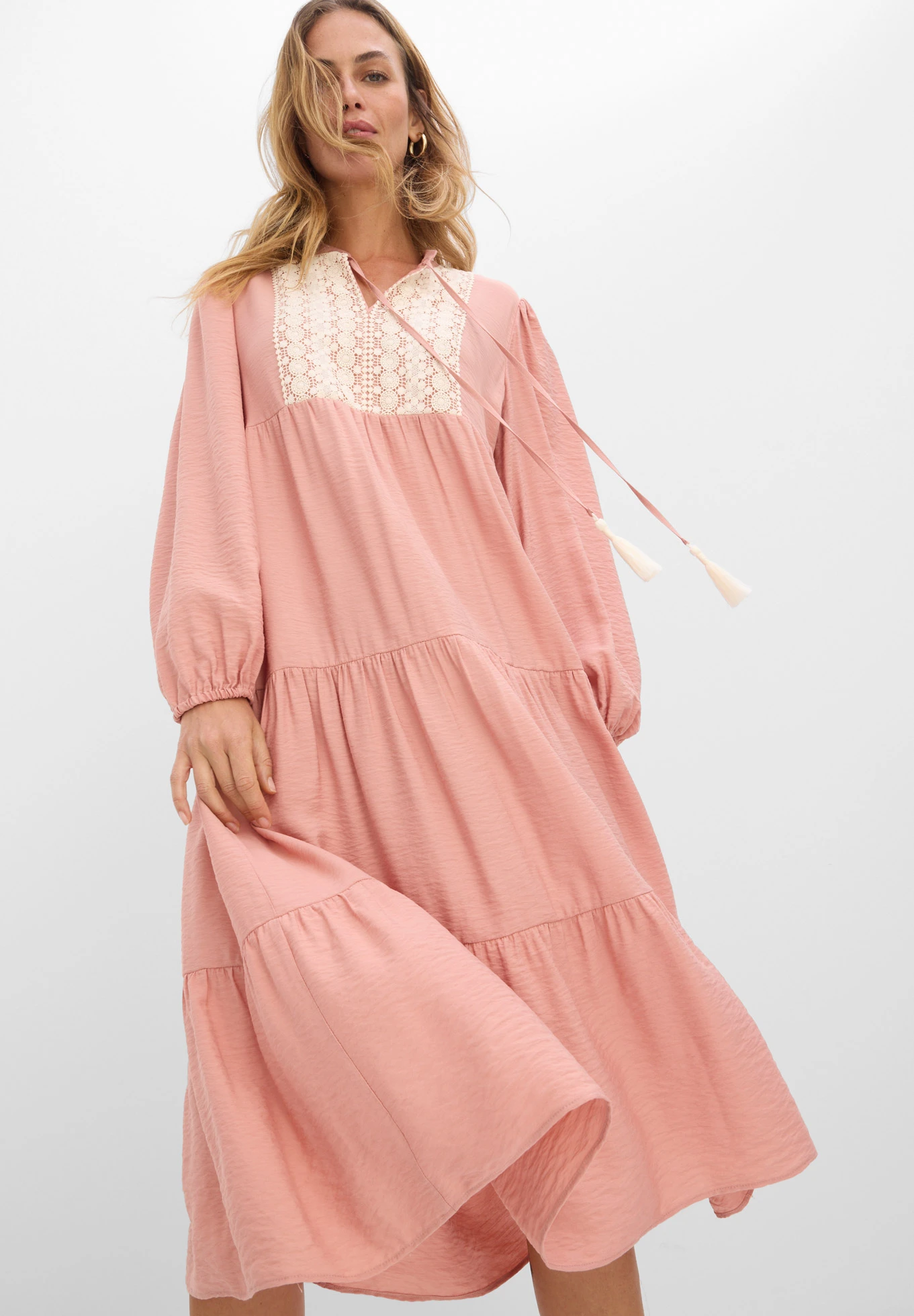 Rochie midi din amestec moale cu viscoză • maro pudrat-crem natur • magazin bonprix