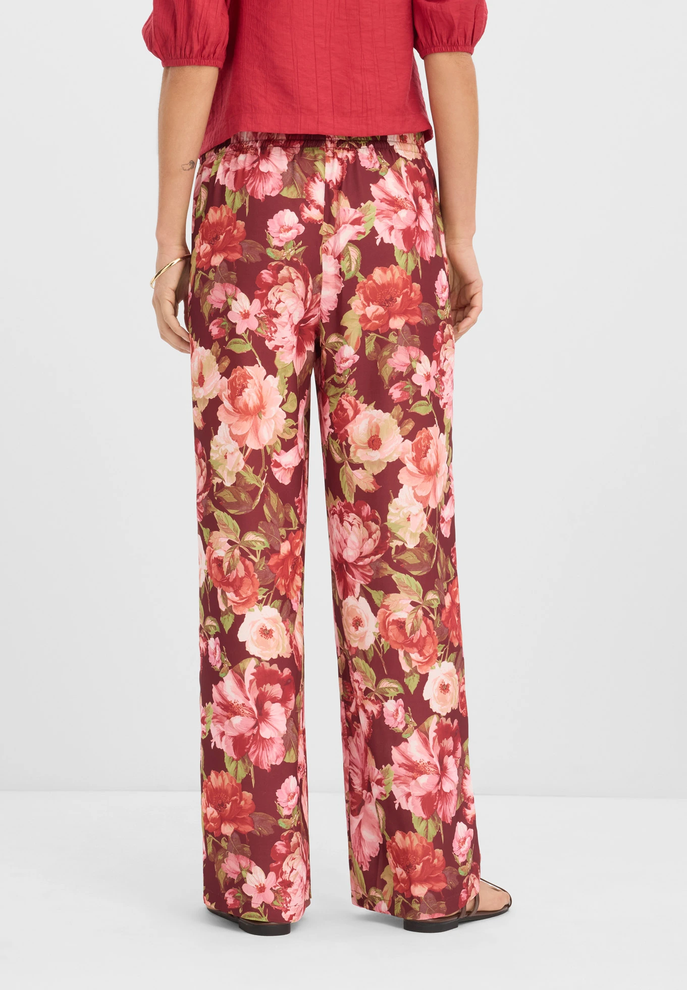 Pantaloni Marlene • roșu-rubiniu floral • magazin bonprix