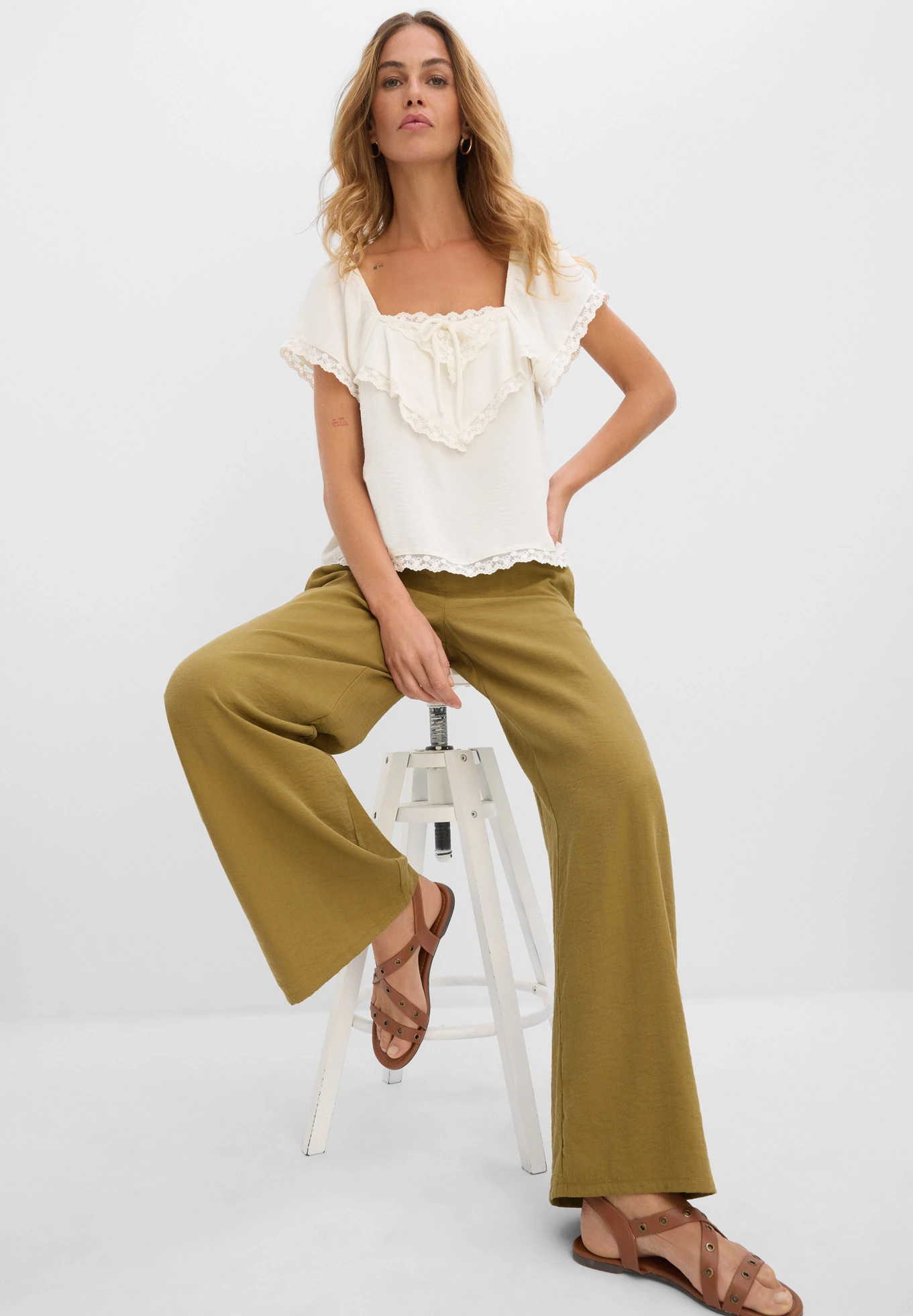 Pantaloni Palazzo din amestec de viscoză • verde-natur • magazin bonprix