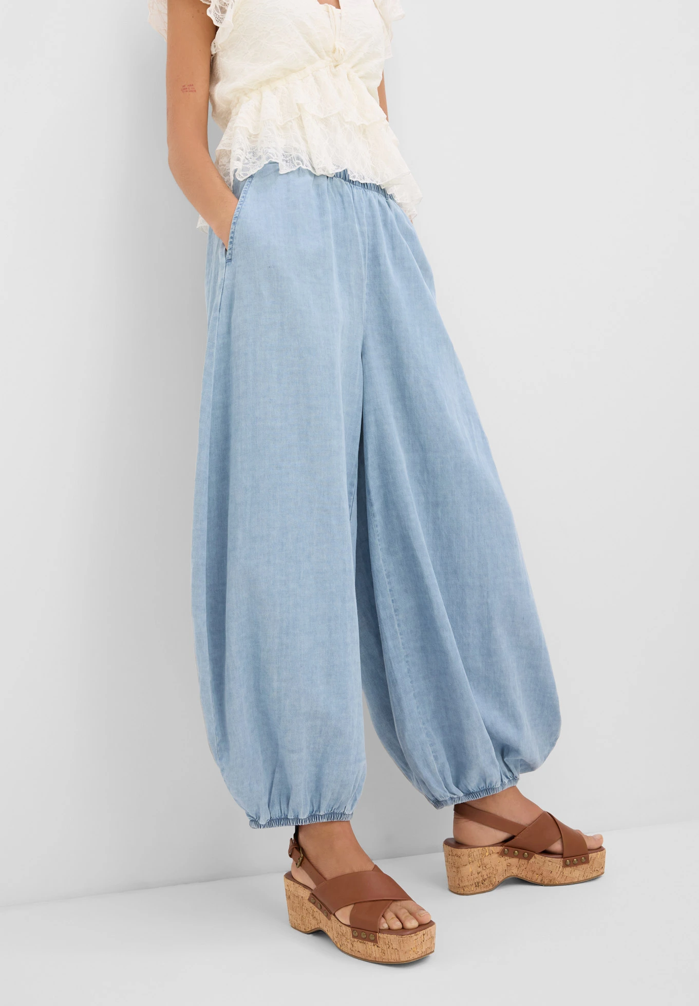 Nohavice s pudlom z ľahkého pláteného mixu • ľadovo modrá denim • obchod bonprix