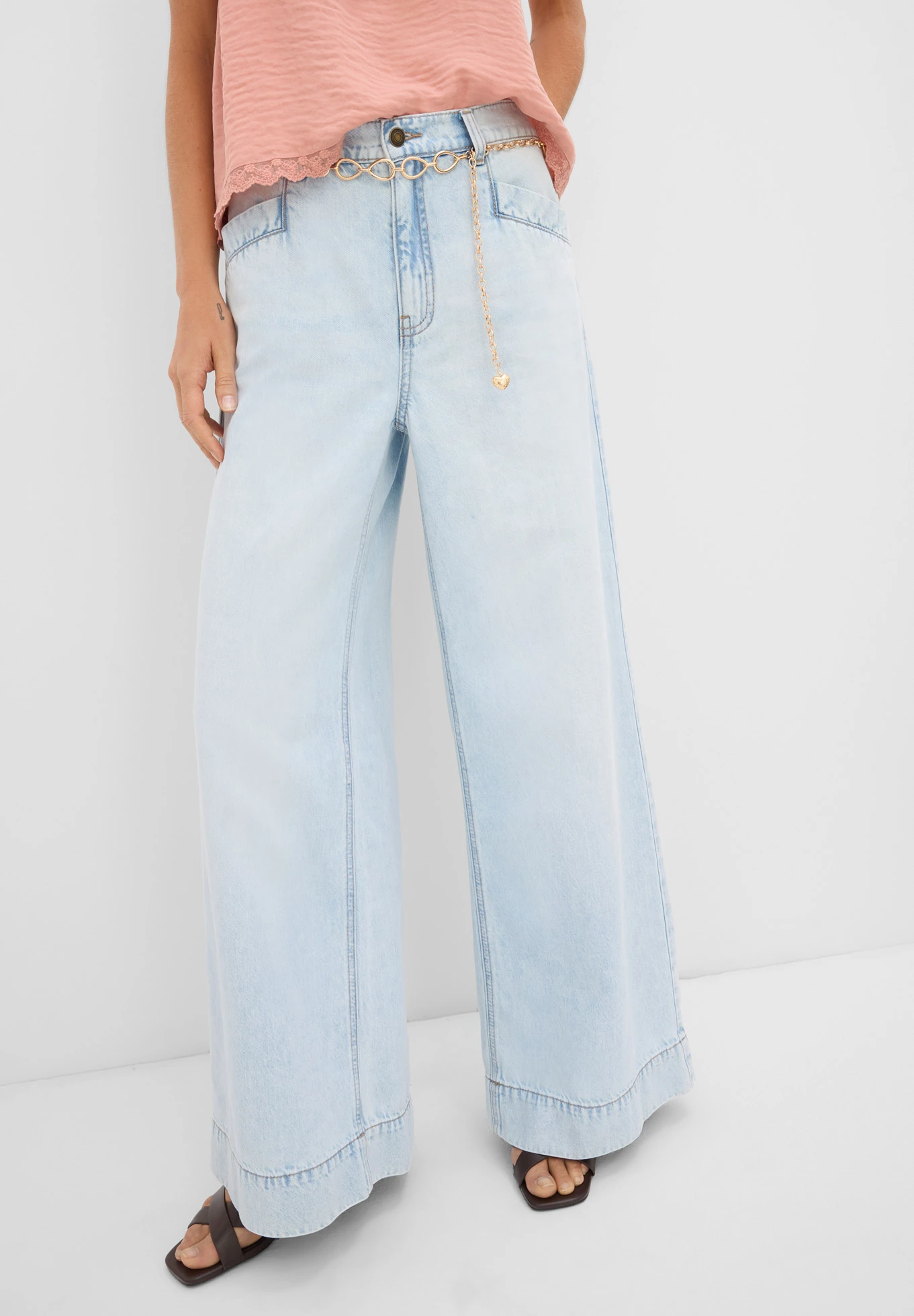 Wide leg jeans, high waist • ijsblauw denim used • bonprix online shop