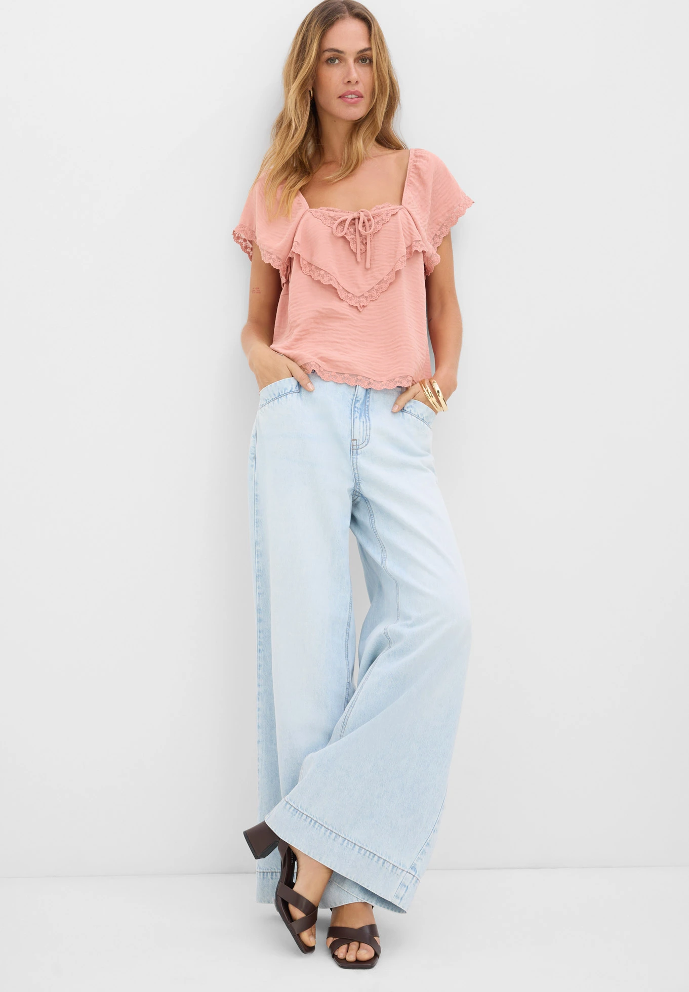 Wide leg jeans, high waist • ijsblauw denim used • bonprix online shop