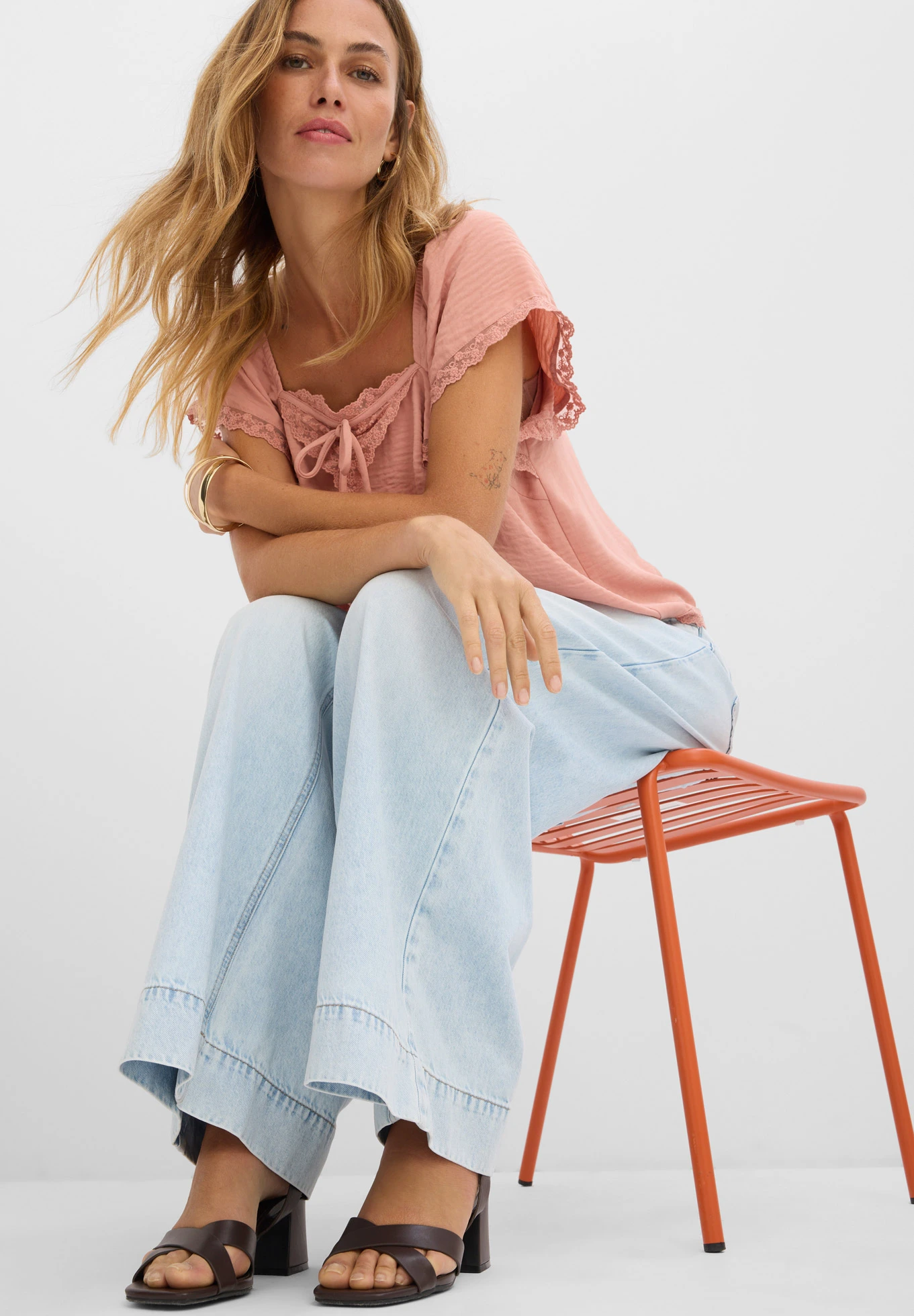 Blugi wide leg cu talie înaltă • bleu prespălat uzat • magazin bonprix