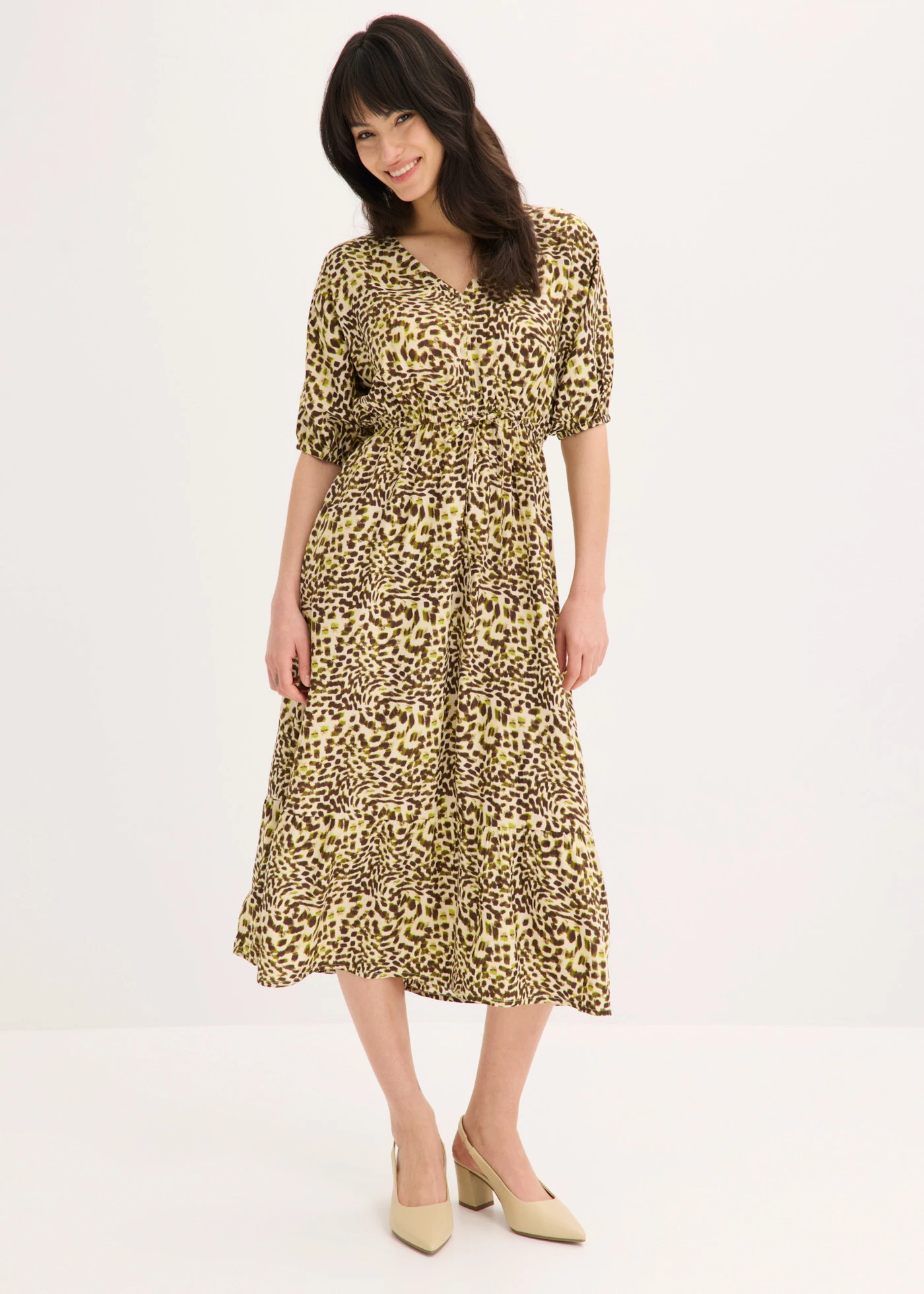 Robe midi en viscose fluide • beige galet-vert nature • Boutique bonprix