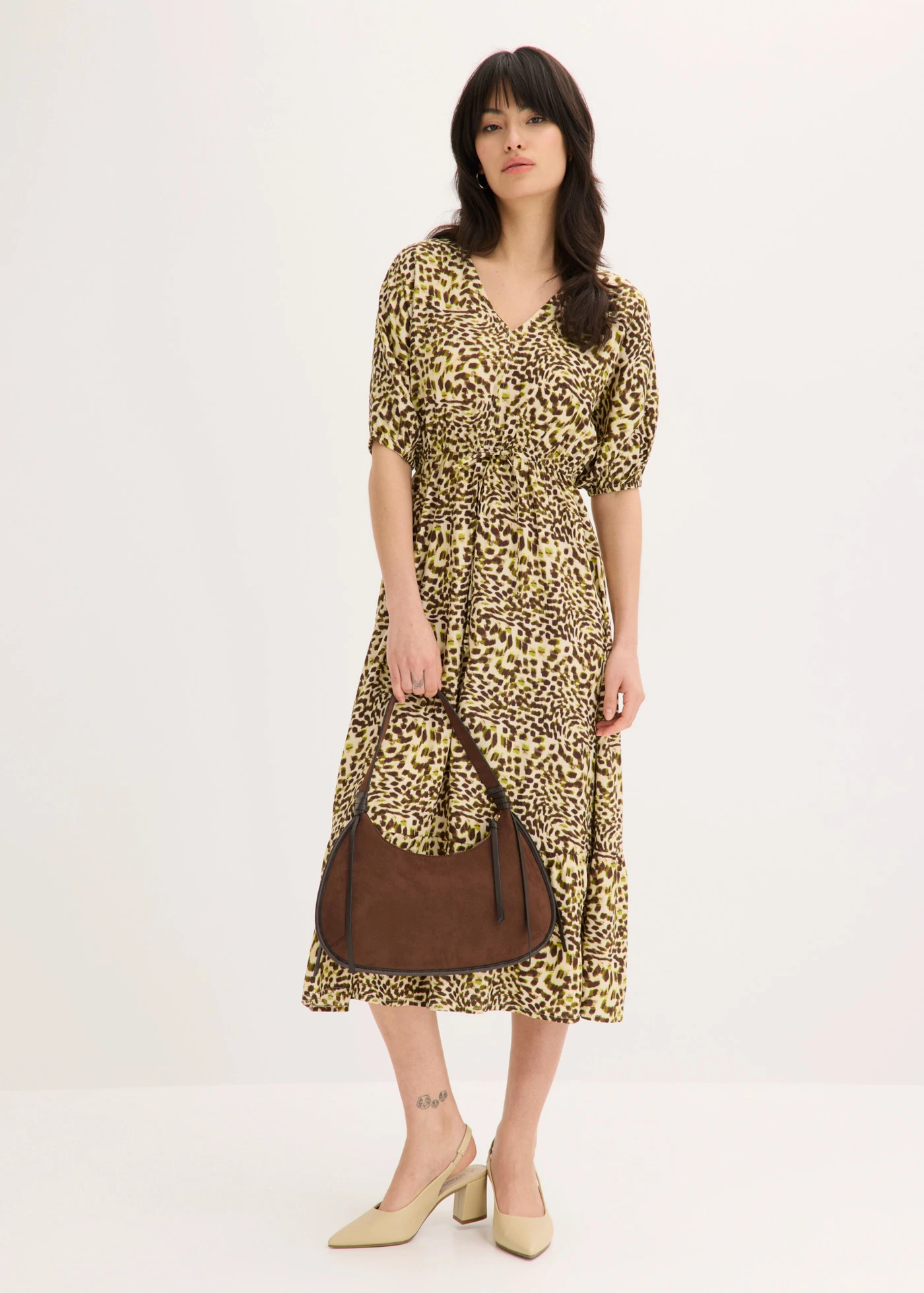 Midi jurk van soepele viscose • kiezelbeige-natuurgroen gedessineerd • bonprix online shop