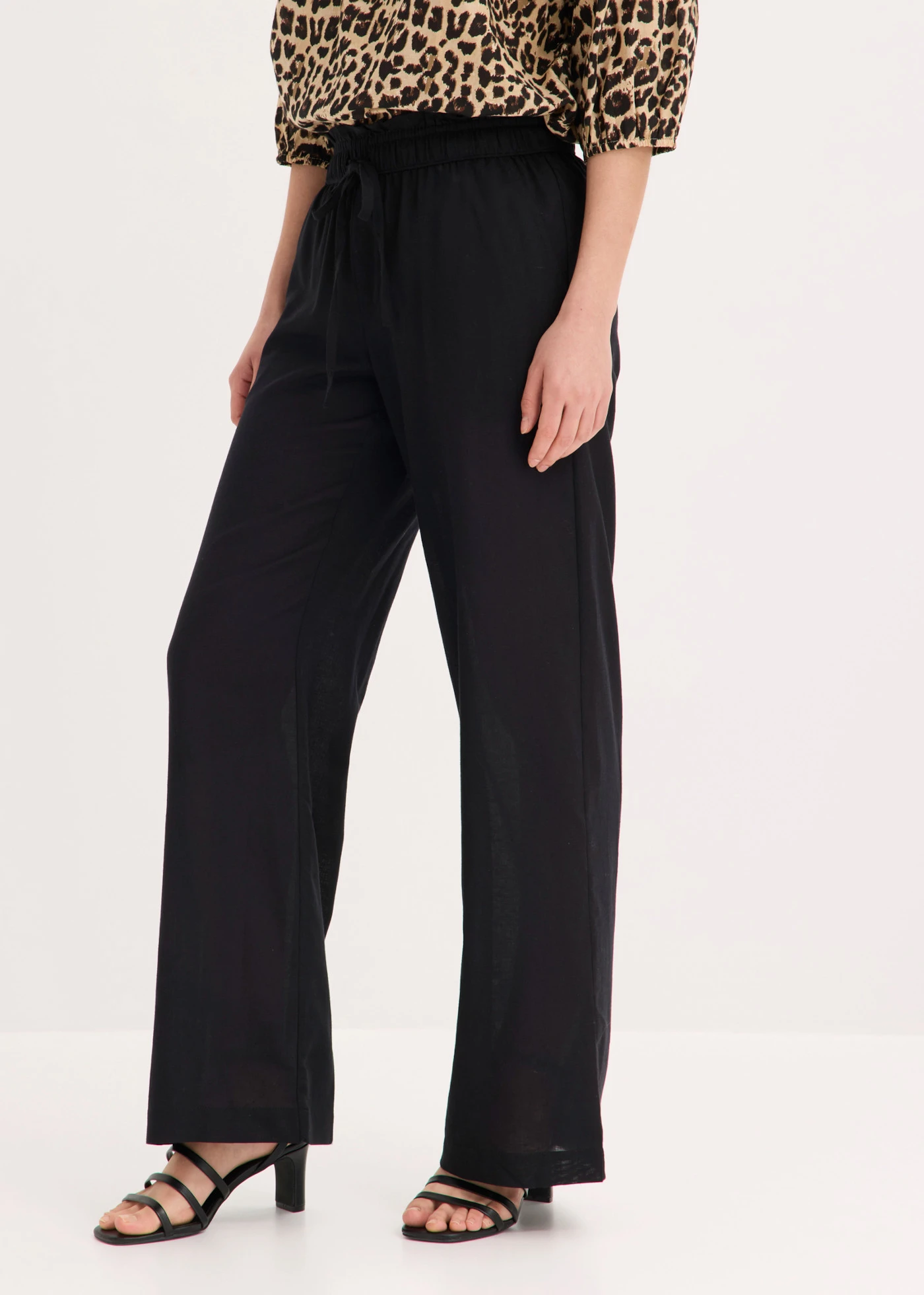Pantalon palazzo en matière légère et aérienne • noir • product-page.page-title-suffix