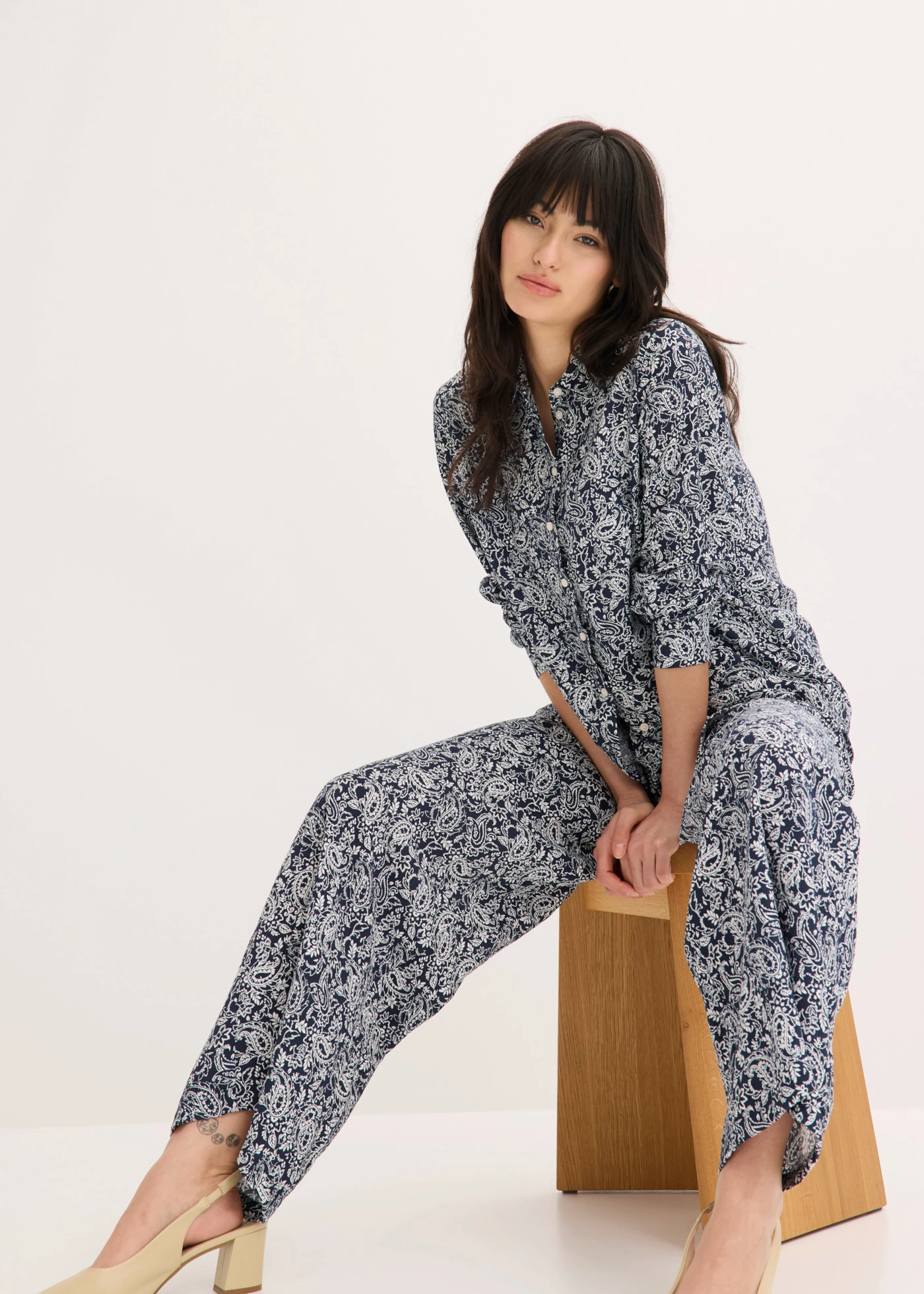 Pantalon à taille élastiquée • bleu foncé-blanc nacré paisley • Boutique bonprix