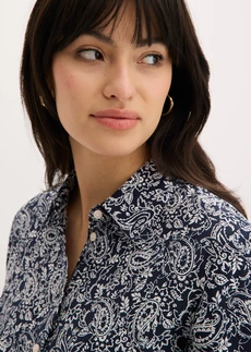 Chemisier en fine viscose mélangée • bleu foncé-blanc nacré paisley • Boutique bonprix