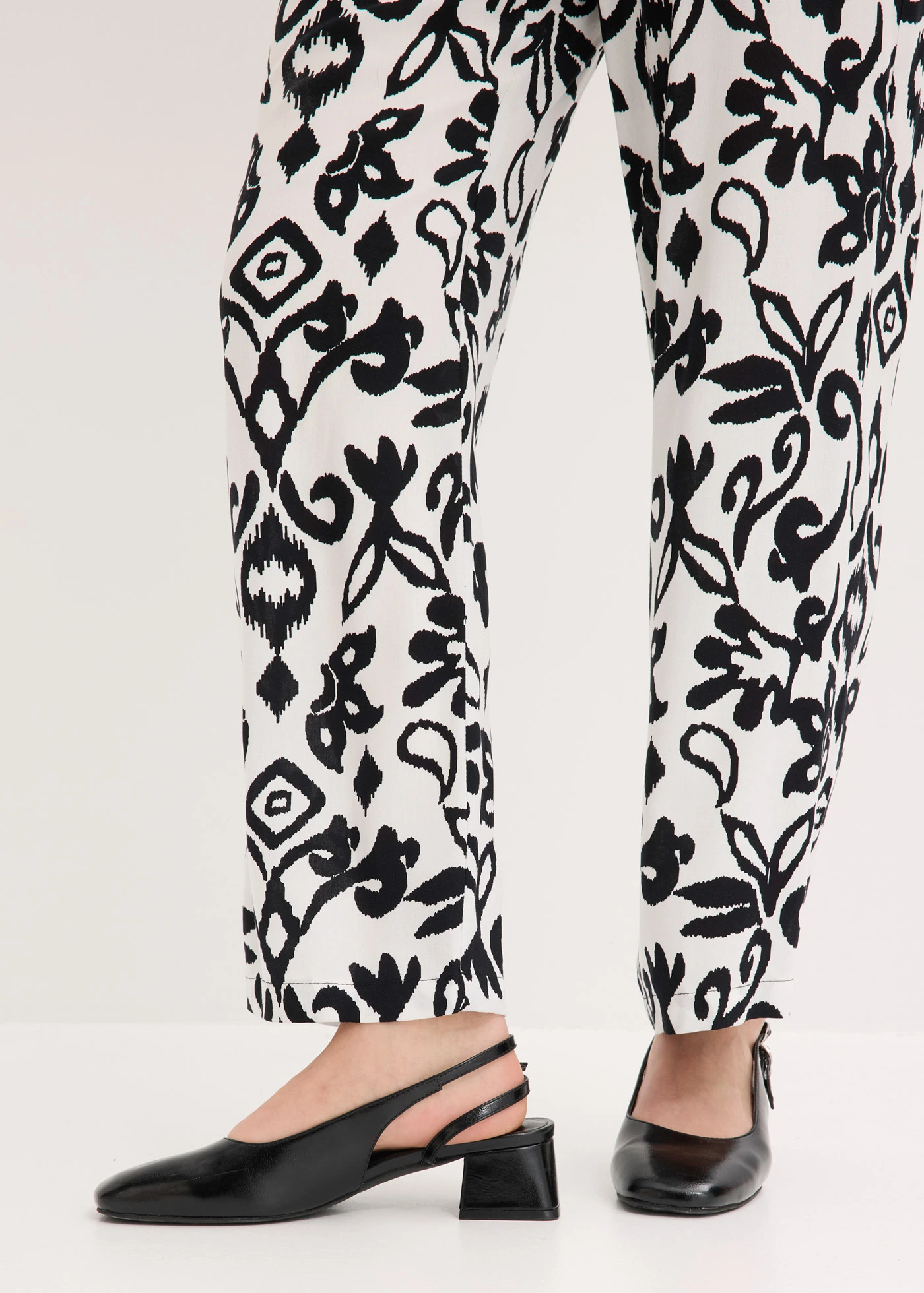 Gedessineerde Marlene Dietrich broek van soepele viscose • wolwit-zwart gedessineerd • bonprix online shop