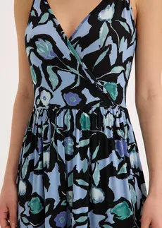Maxi jurk van een zachte viscosemix • zwart/lichtblauw gebloemd • bonprix online shop