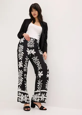Pantaloni cu imprimeu din viscoză fluidă • negru/alb floral • magazin bonprix