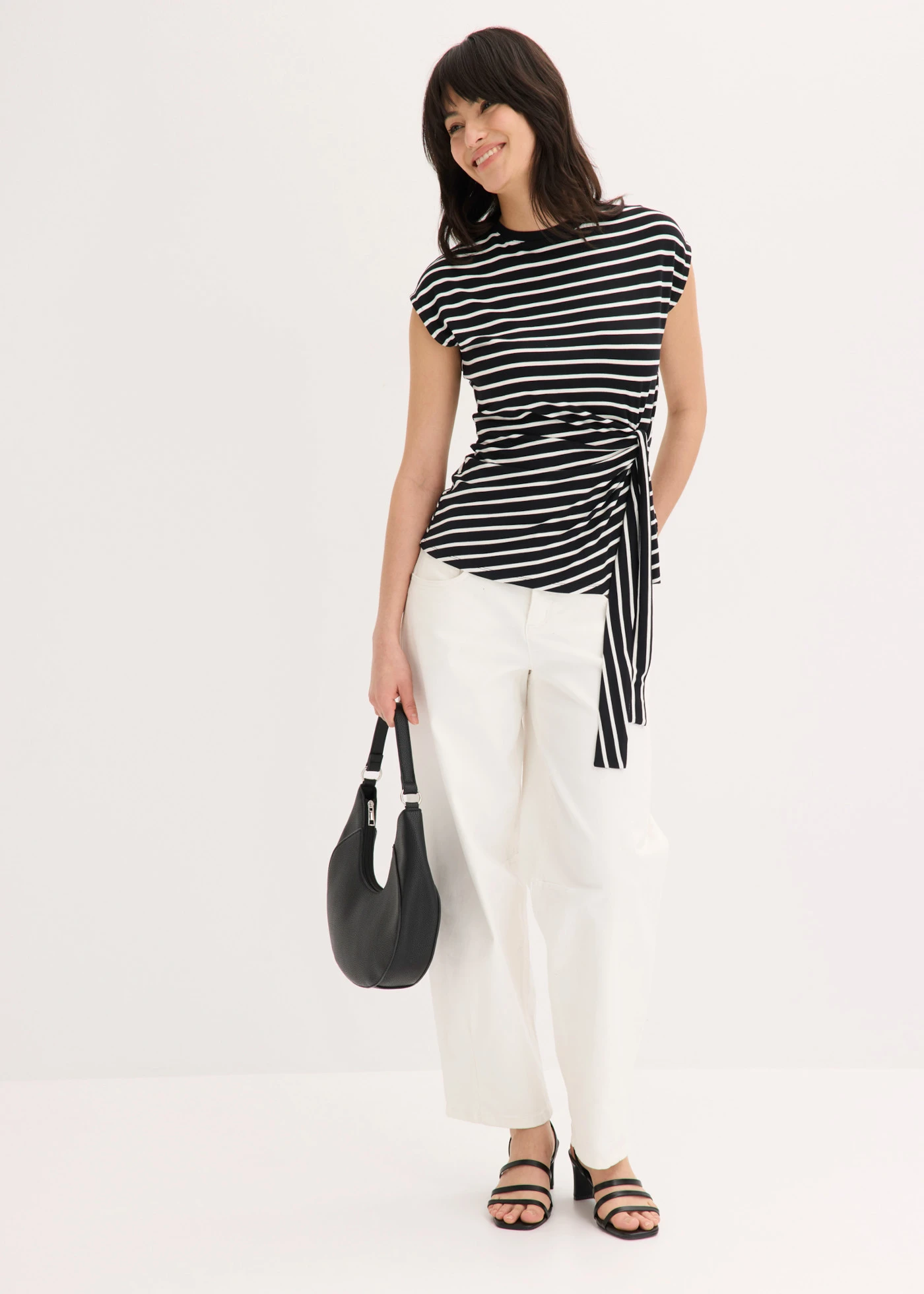 T-shirt avec drapé • noir-écru rayé • Boutique bonprix