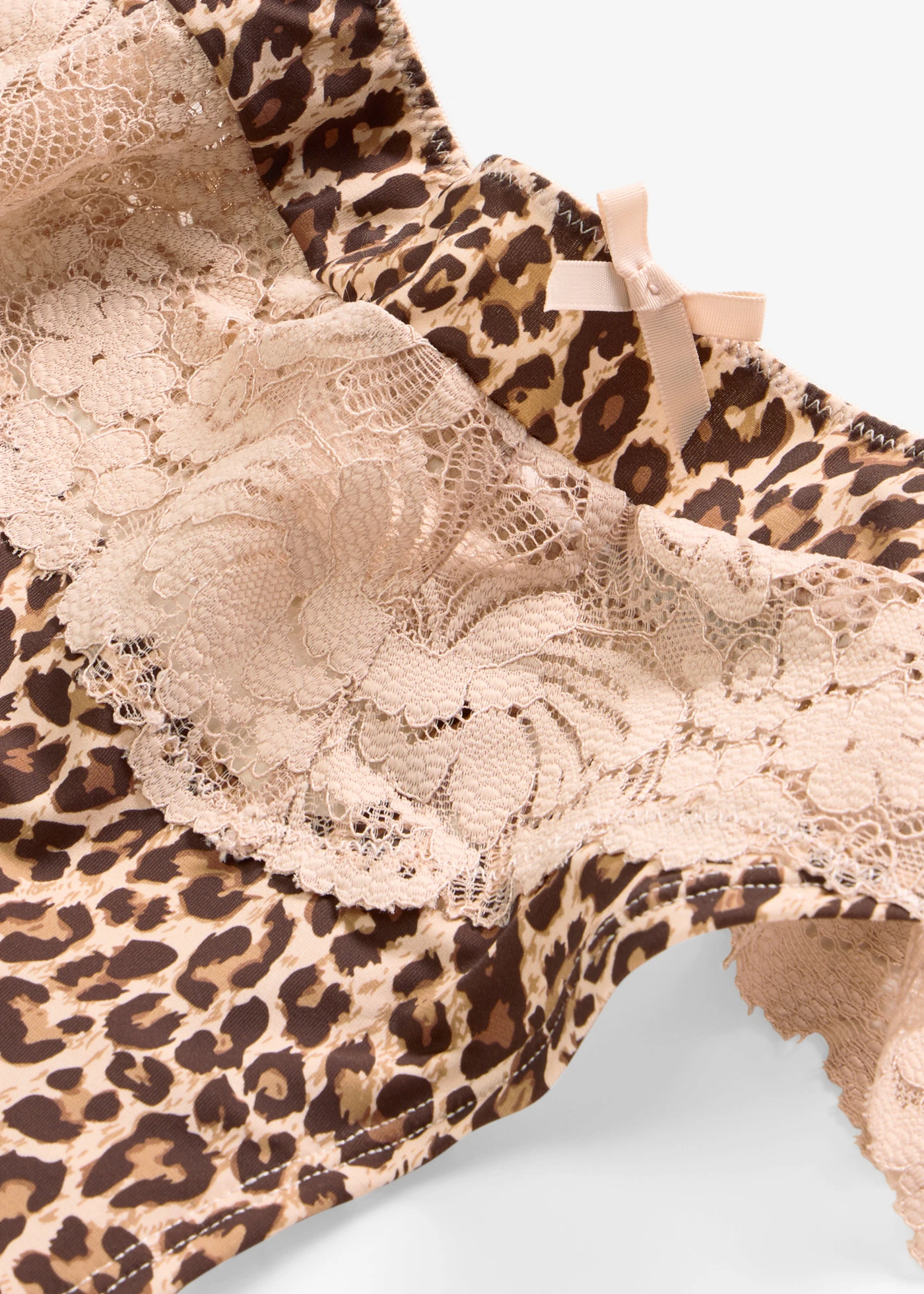 Culotte string à motif léopard • léopard • product-page.page-title-suffix