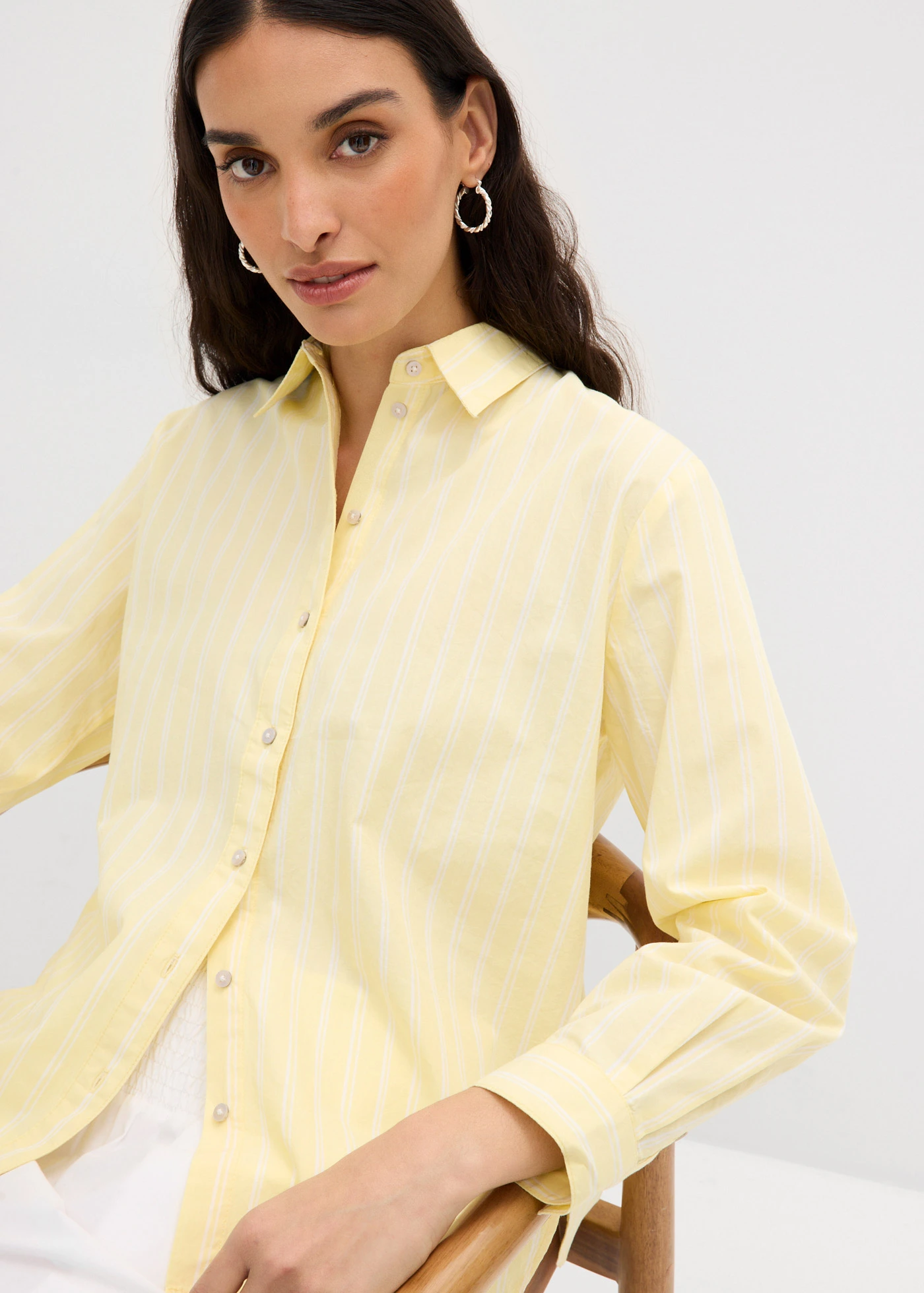 Gestreepte overhemdblouse van puur biologisch katoen • wit-lichtgeel verticaal gestreept • bonprix online shop