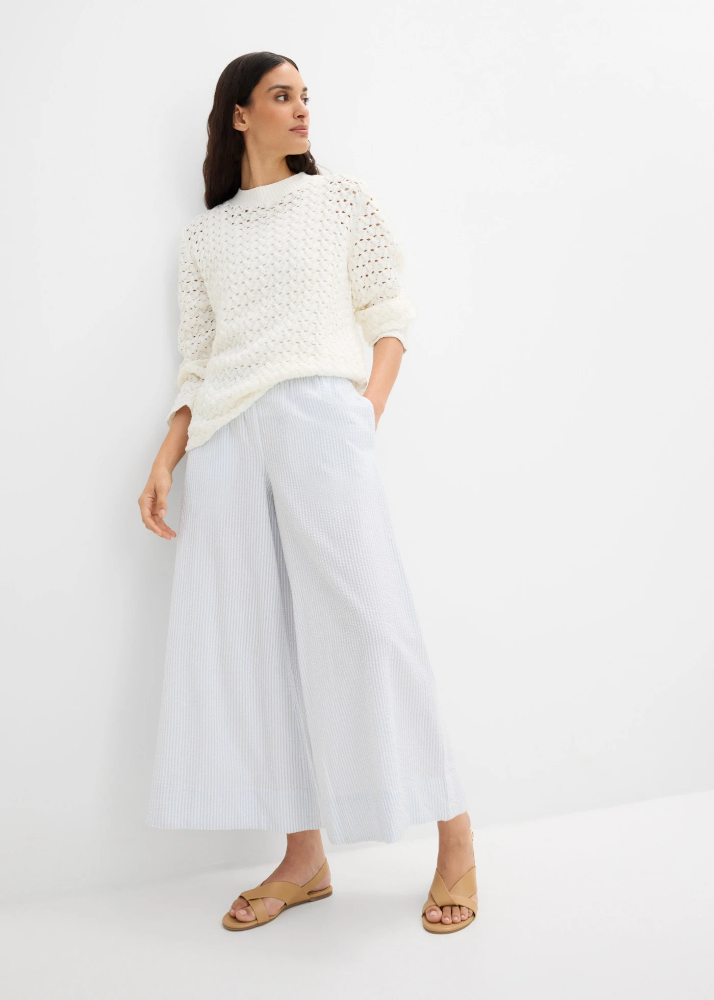 Jupe-culotte en seersucker • bleu poudré-blanc rayé • Boutique bonprix