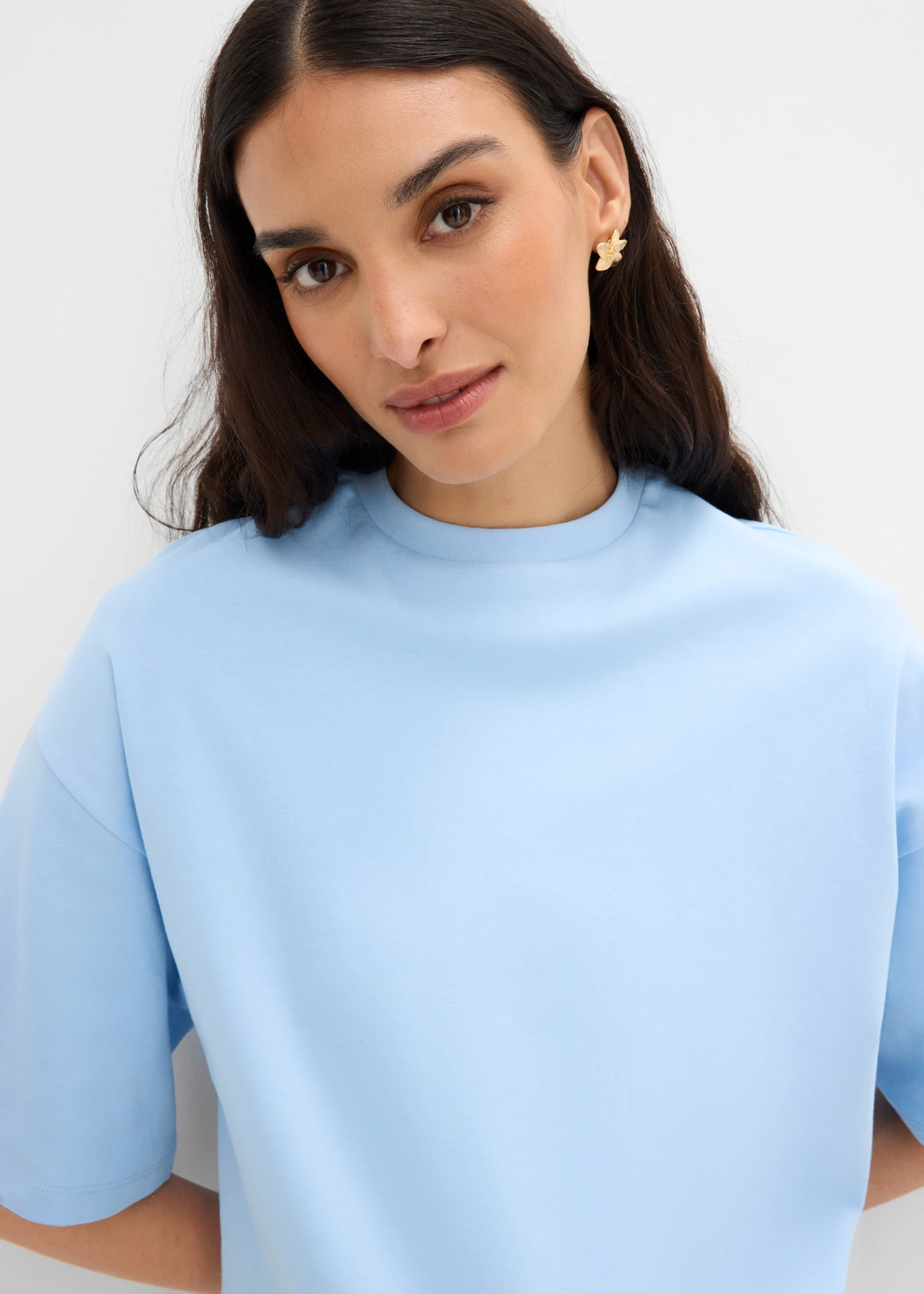 Oversize-tričko s asymetrickým zakončením, z čistej bio bavlny • svetlomodrá • obchod bonprix