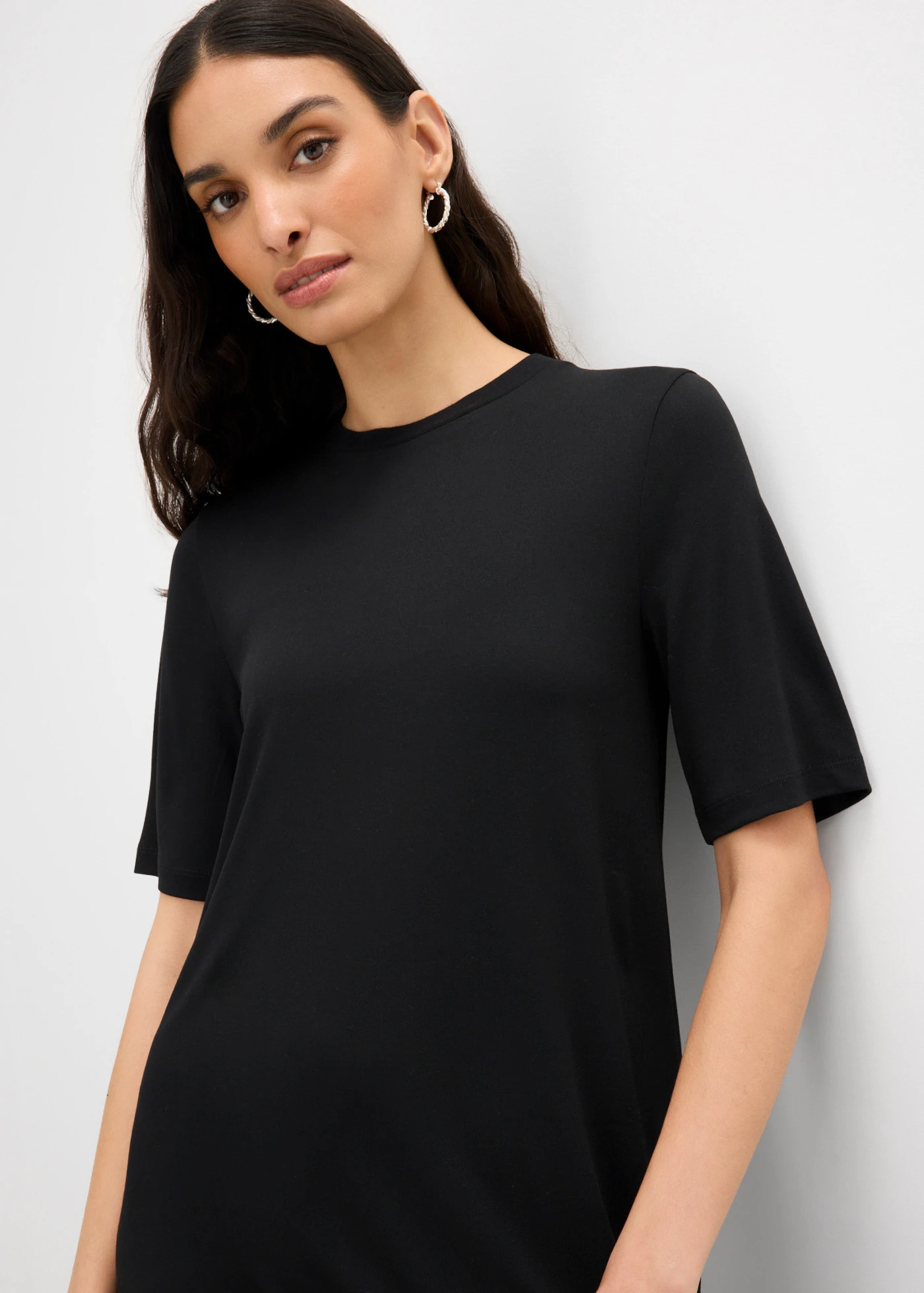 Shirtjurk met asymmetrische onderrand van modalmix • zwart • bonprix online shop