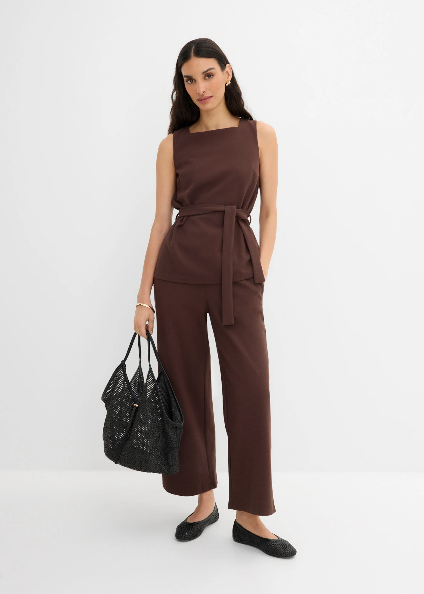 Top en piqué avec ceinture à nouer • marron foncé • Boutique bonprix