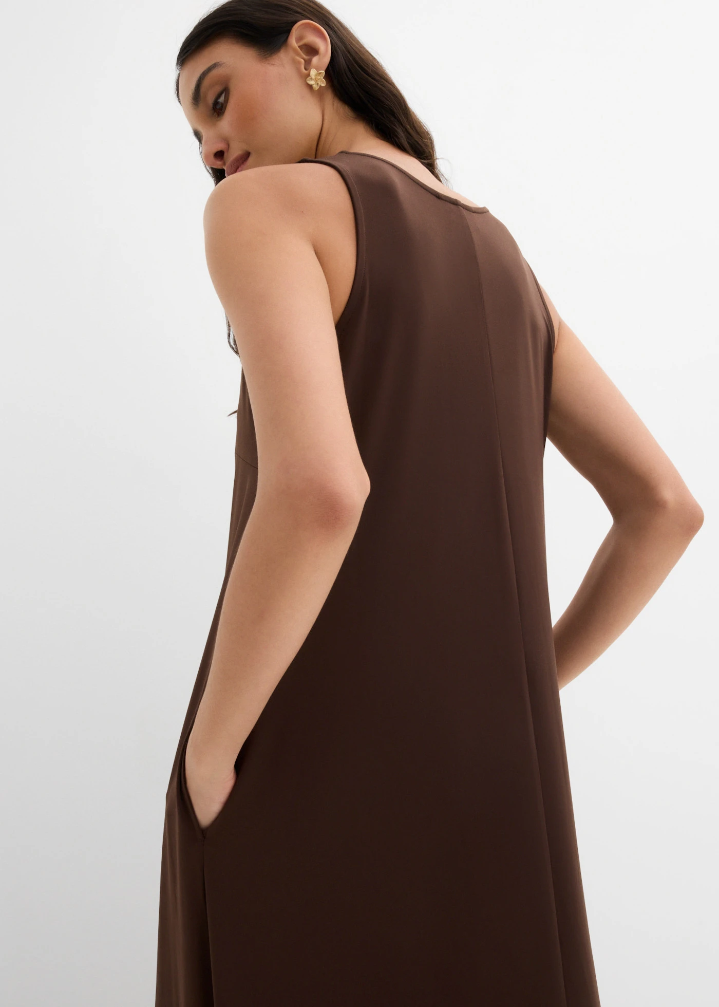 Rochie midi cu croială în A • maro închis • magazin bonprix