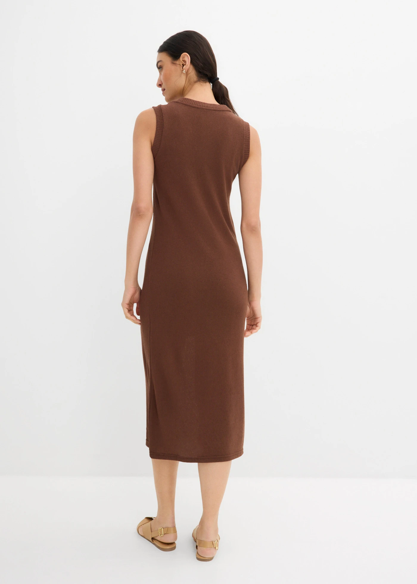 Rochie tricotată ușoară din amestec moale de viscoză • maro • magazin bonprix