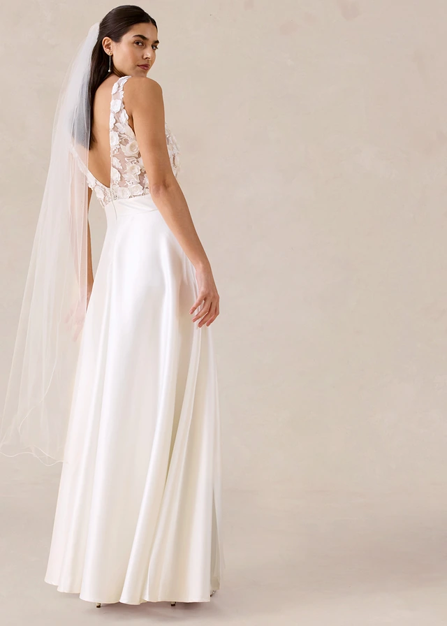 Robe de mariée en satin brillant avec application de fleurs, Couleur: écru