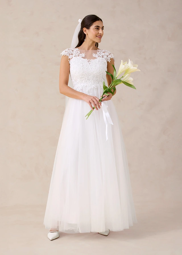 Robe de mariée en tulle délicat et dentelle, Couleur: écru
