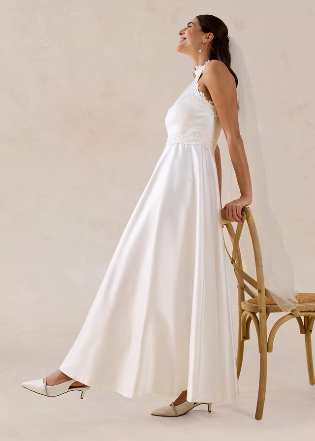 Robe de mariée en satin brillant et dentelle, Couleur: écru