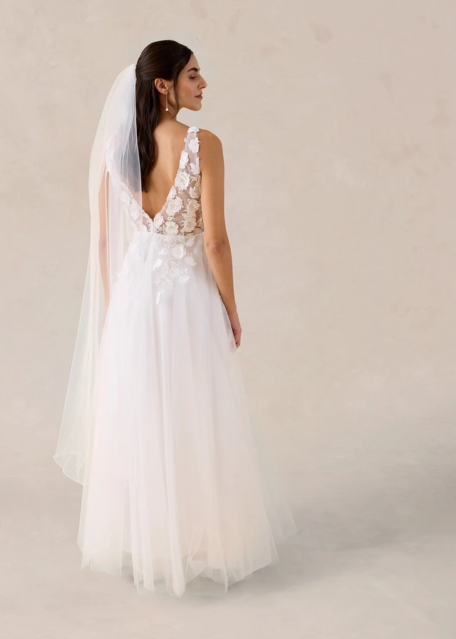 Robe de mariée en tulle avec fleurs appliquées, Couleur: écru