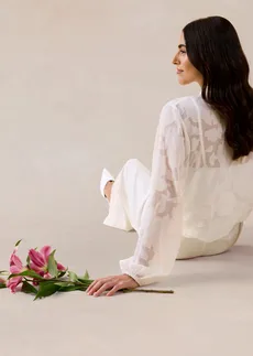 Bluză fără încheiere, cu broderie • ecru • magazin bonprix