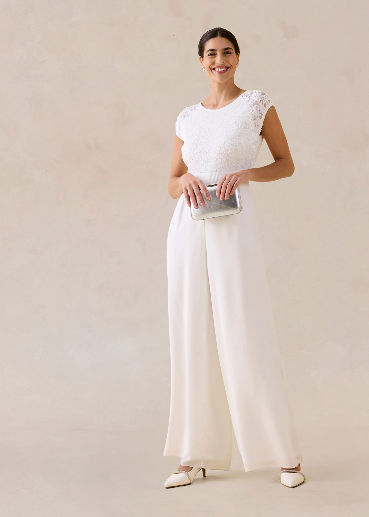 Jumpsuit van fijn chiffon met kant • wolwit • bonprix online shop