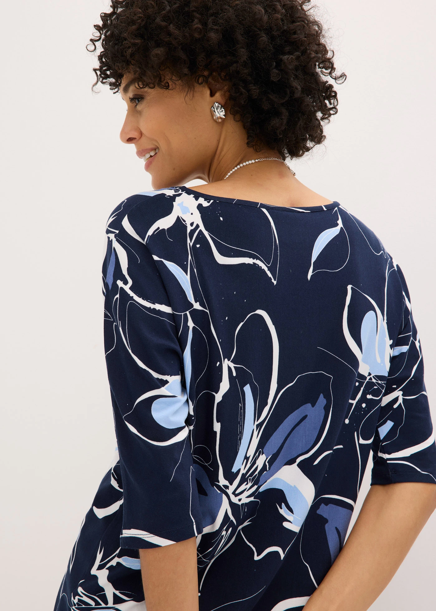 Shirt met bloemenprint • donkerblauw/wolwit gebloemd • bonprix online shop