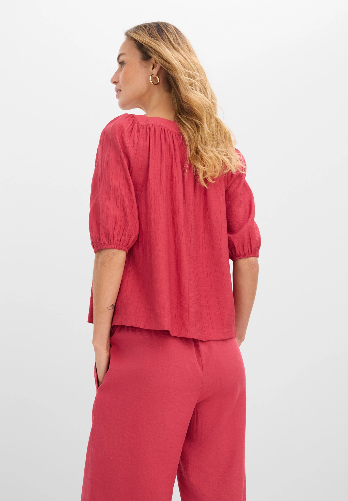 Blouse à effet froissé • rouge cerise • Boutique bonprix