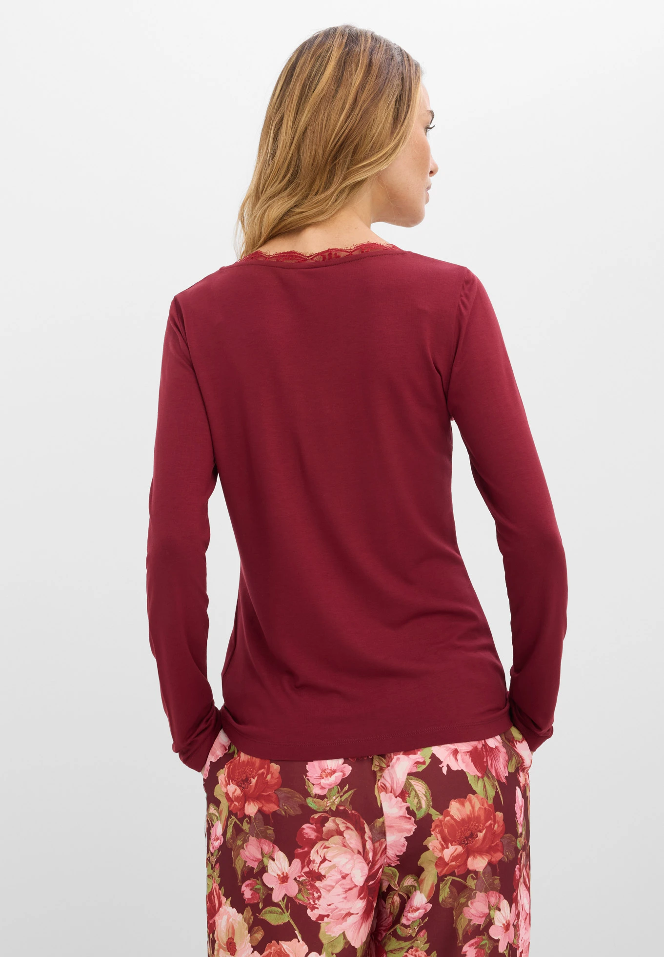 T-shirt manches longues doux • rouge rubis • Boutique bonprix