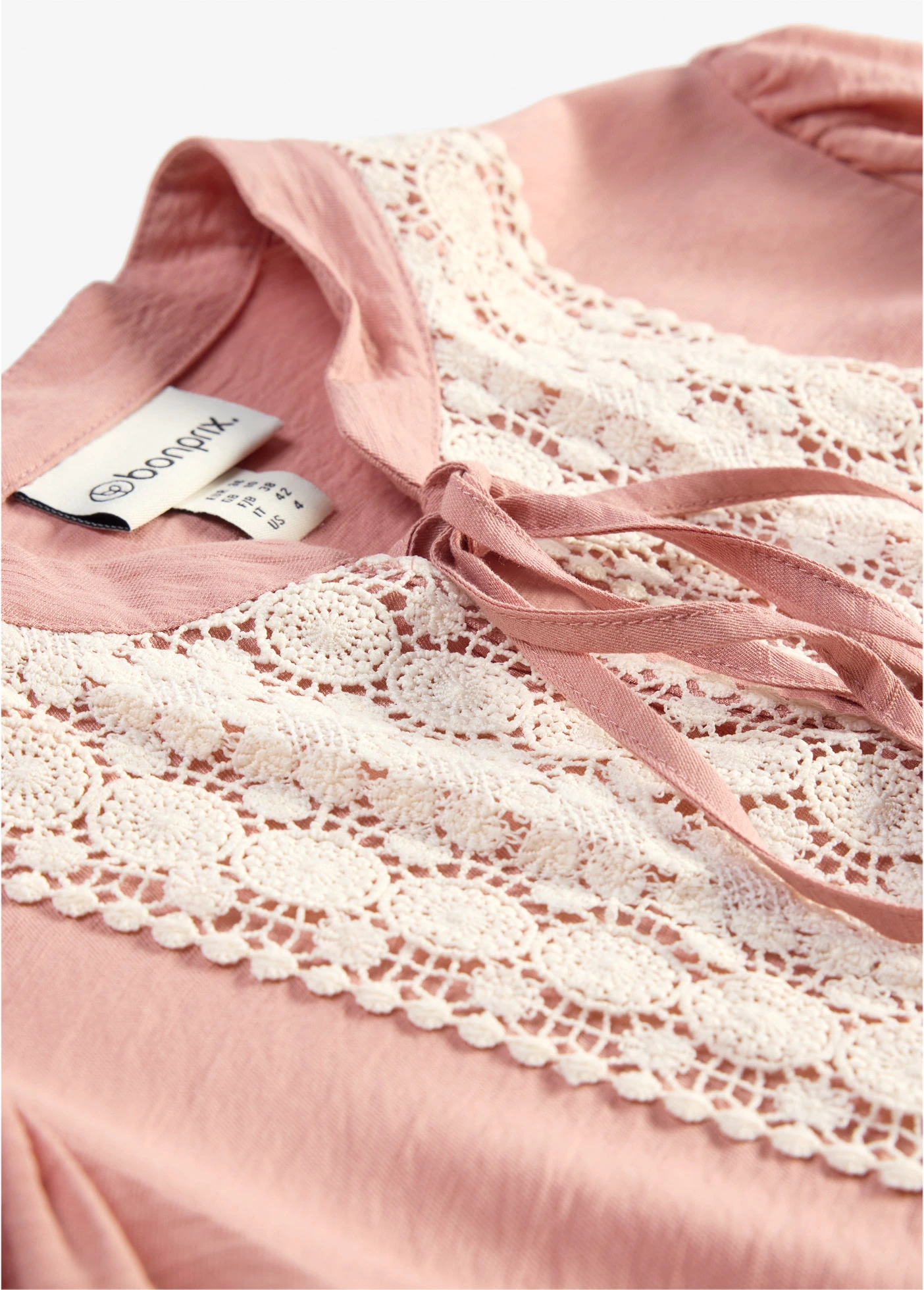 Midi jurk in een zachte viscose-mix • poederbruin-ecru • bonprix online shop