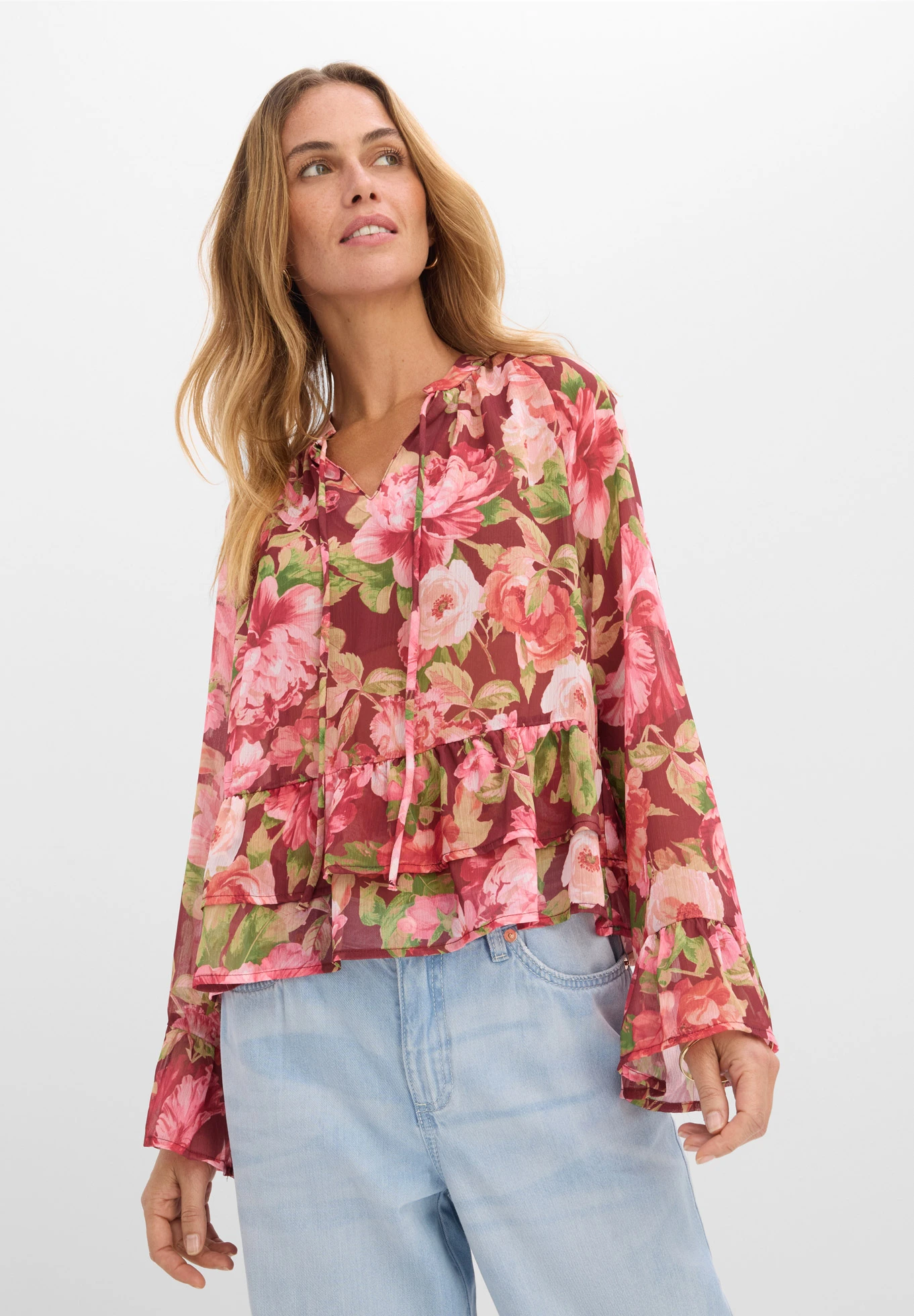 Bluză din șifon cu volane • roșu-rubiniu floral • magazin bonprix