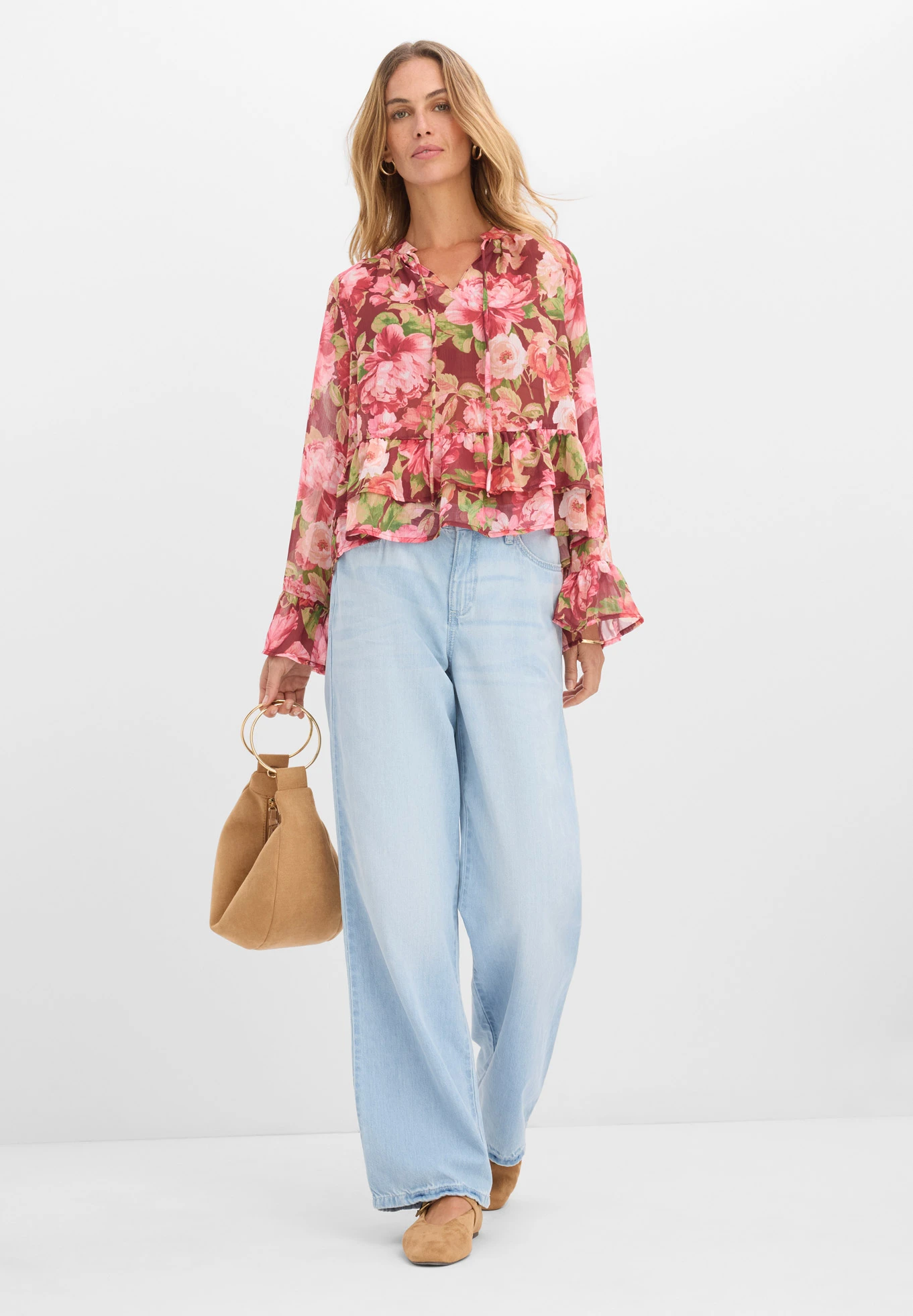 Bluză din șifon cu volane • roșu-rubiniu floral • magazin bonprix