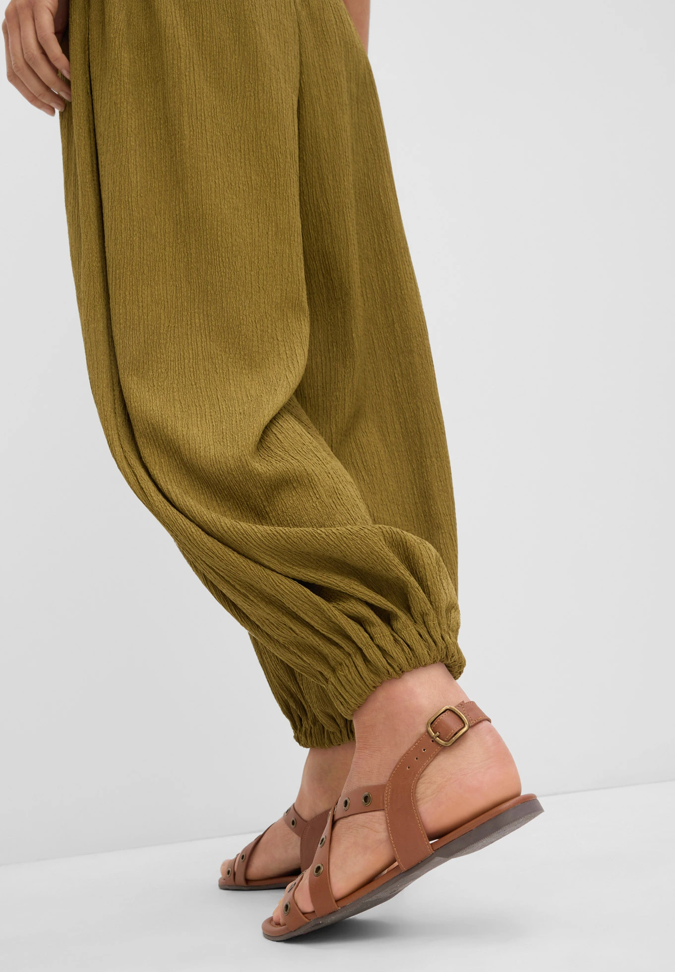 Harémové kalhoty ze strukturovaného krepu • přírodní-zelená • bonprix obchod