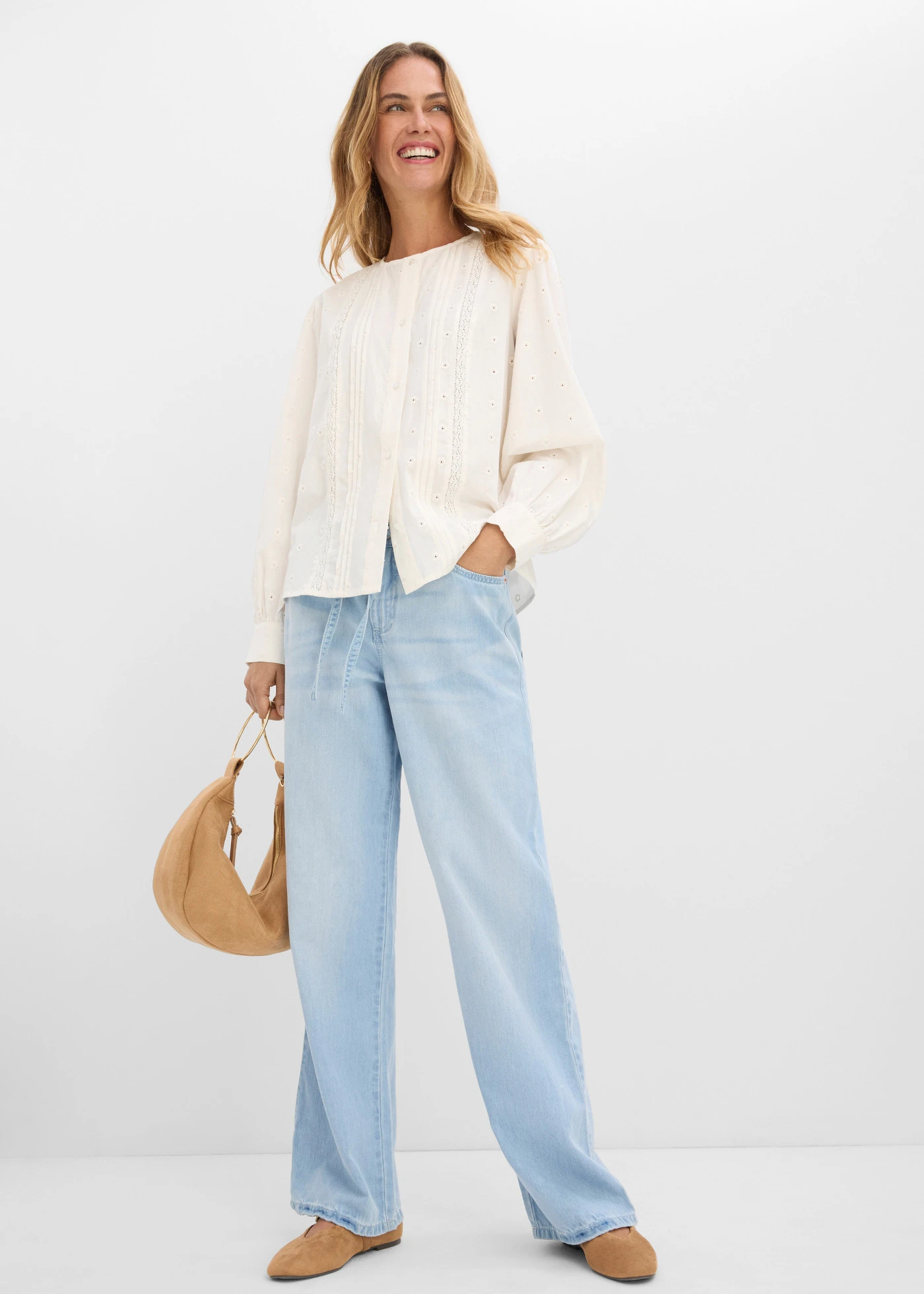 Dżinsy wide leg, średni stan, z paskiem • jasnoniebieski denim "used" • sklep bonprix