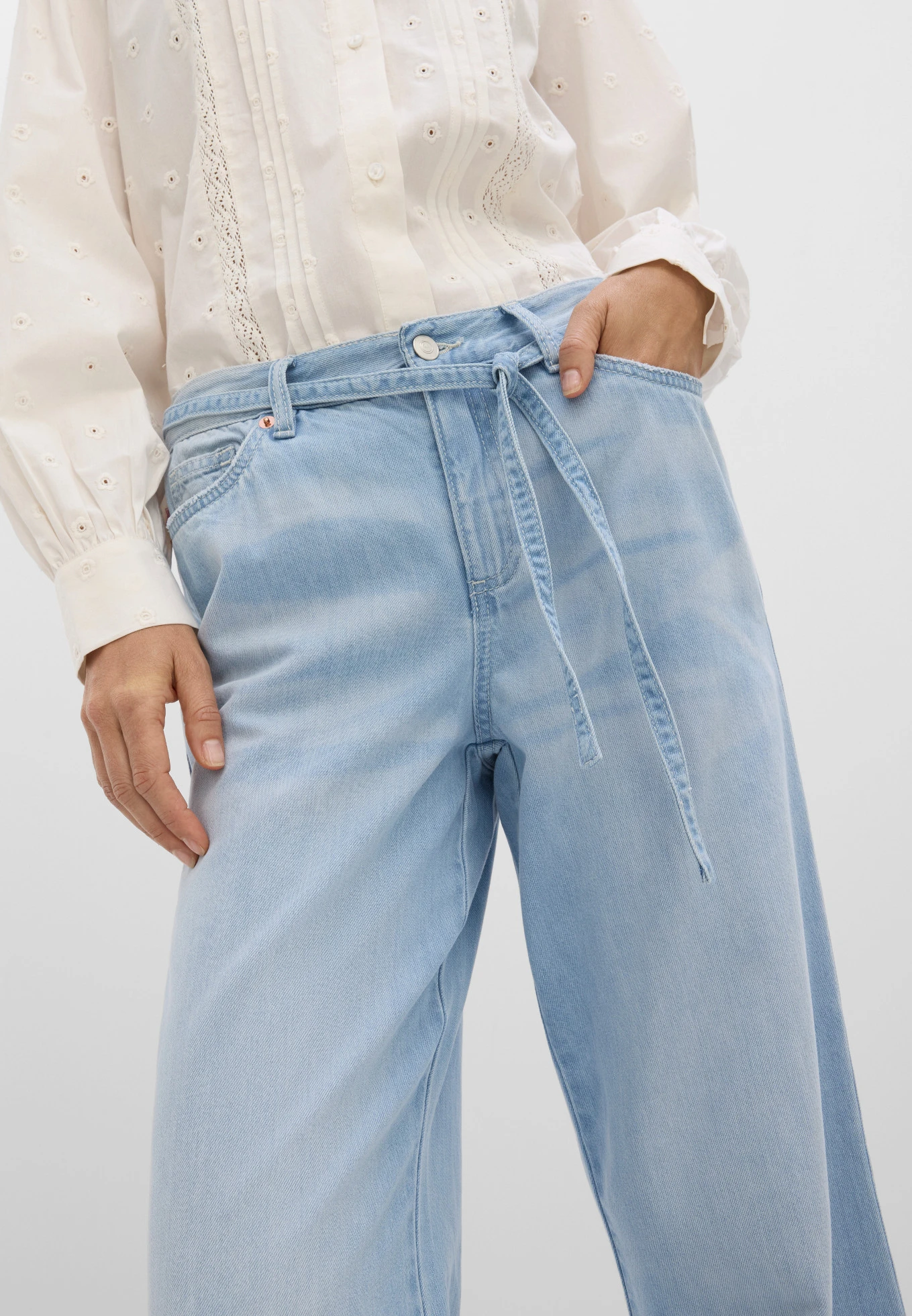 Wide leg jeans mid waist, riem • ijsblauw denim used • bonprix online shop